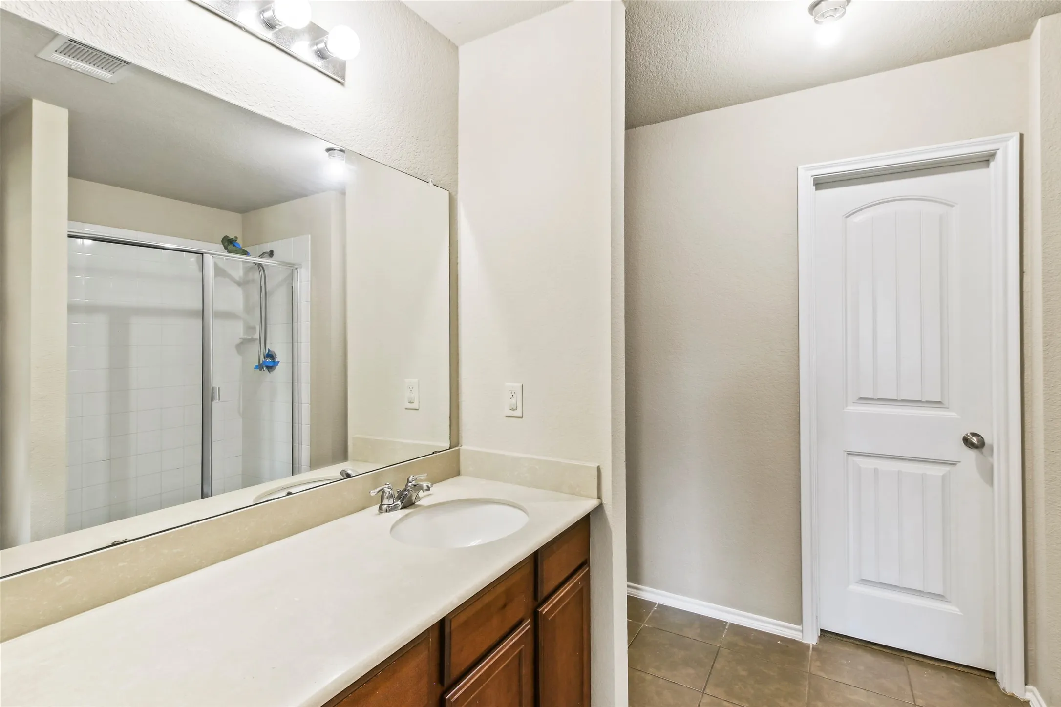 Single Family Residence For Rent in Collin County , 429 Andalusian Trail, Celina, Texas 75009, 5 Bedroom, 4 Bathroom, 2 Garage spaces, 2,342 Sqft, built in 2014, mls#21320195, Real Estate Agent in Celina, Homes For Rent in Collin county, Homes For Rent in Celina, Realtor in Celina Texas, Real Estate Brokerage Independent Realty Texas, Luminita Cordes Realtor