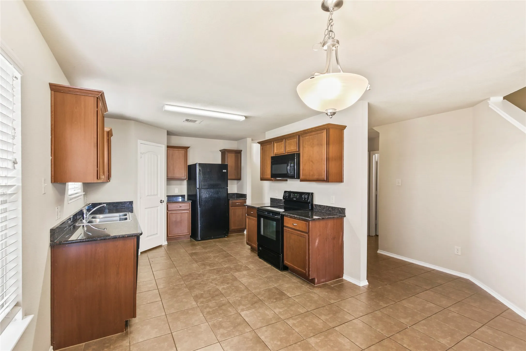 Single Family Residence For Rent in Collin County , 429 Andalusian Trail, Celina, Texas 75009, 5 Bedroom, 4 Bathroom, 2 Garage spaces, 2,342 Sqft, built in 2014, mls#21320195, Real Estate Agent in Celina, Homes For Rent in Collin county, Homes For Rent in Celina, Realtor in Celina Texas, Real Estate Brokerage Independent Realty Texas, Luminita Cordes Realtor