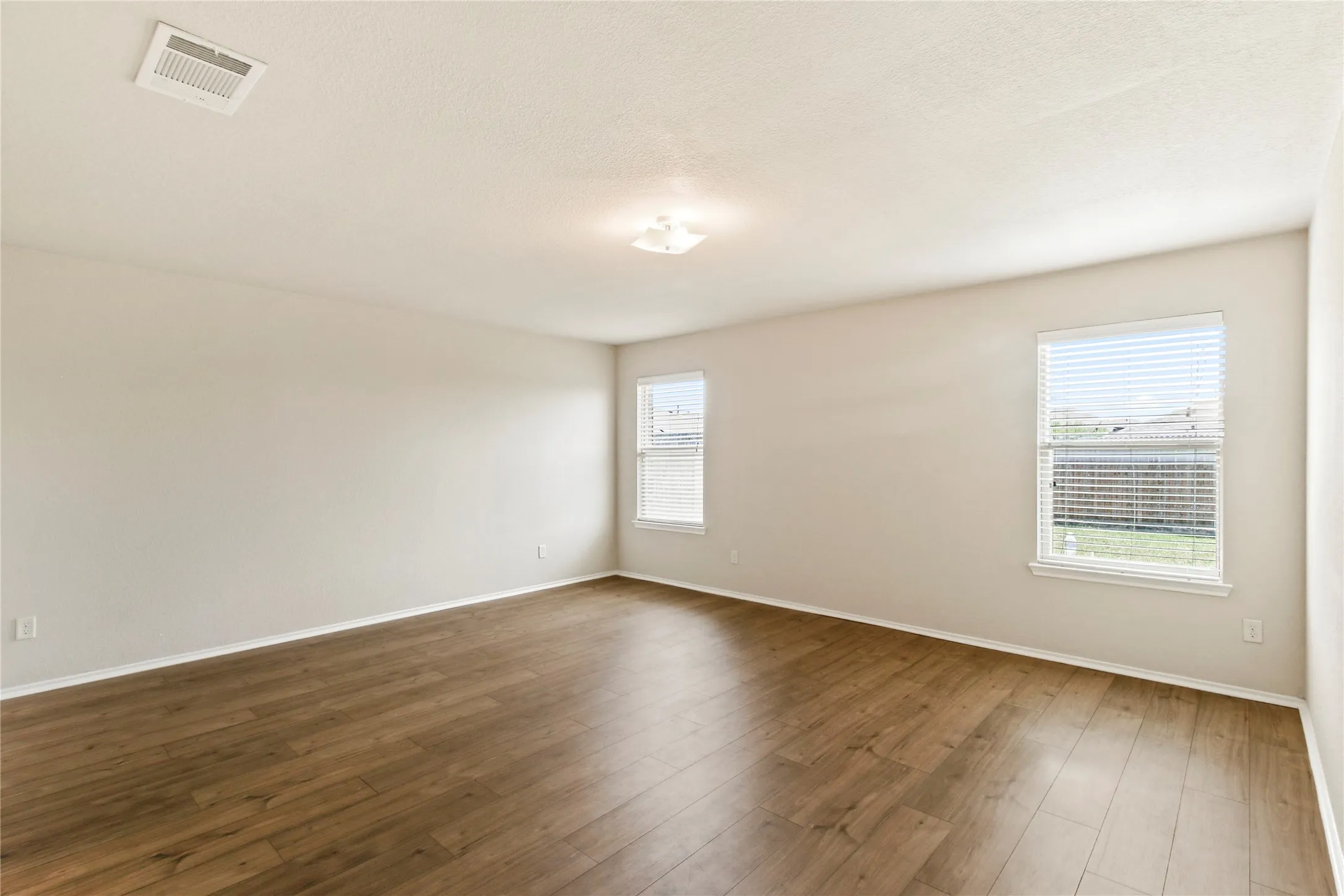 Single Family Residence For Rent in Collin County , 429 Andalusian Trail, Celina, Texas 75009, 5 Bedroom, 4 Bathroom, 2 Garage spaces, 2,342 Sqft, built in 2014, mls#21320195, Real Estate Agent in Celina, Homes For Rent in Collin county, Homes For Rent in Celina, Realtor in Celina Texas, Real Estate Brokerage Independent Realty Texas, Luminita Cordes Realtor