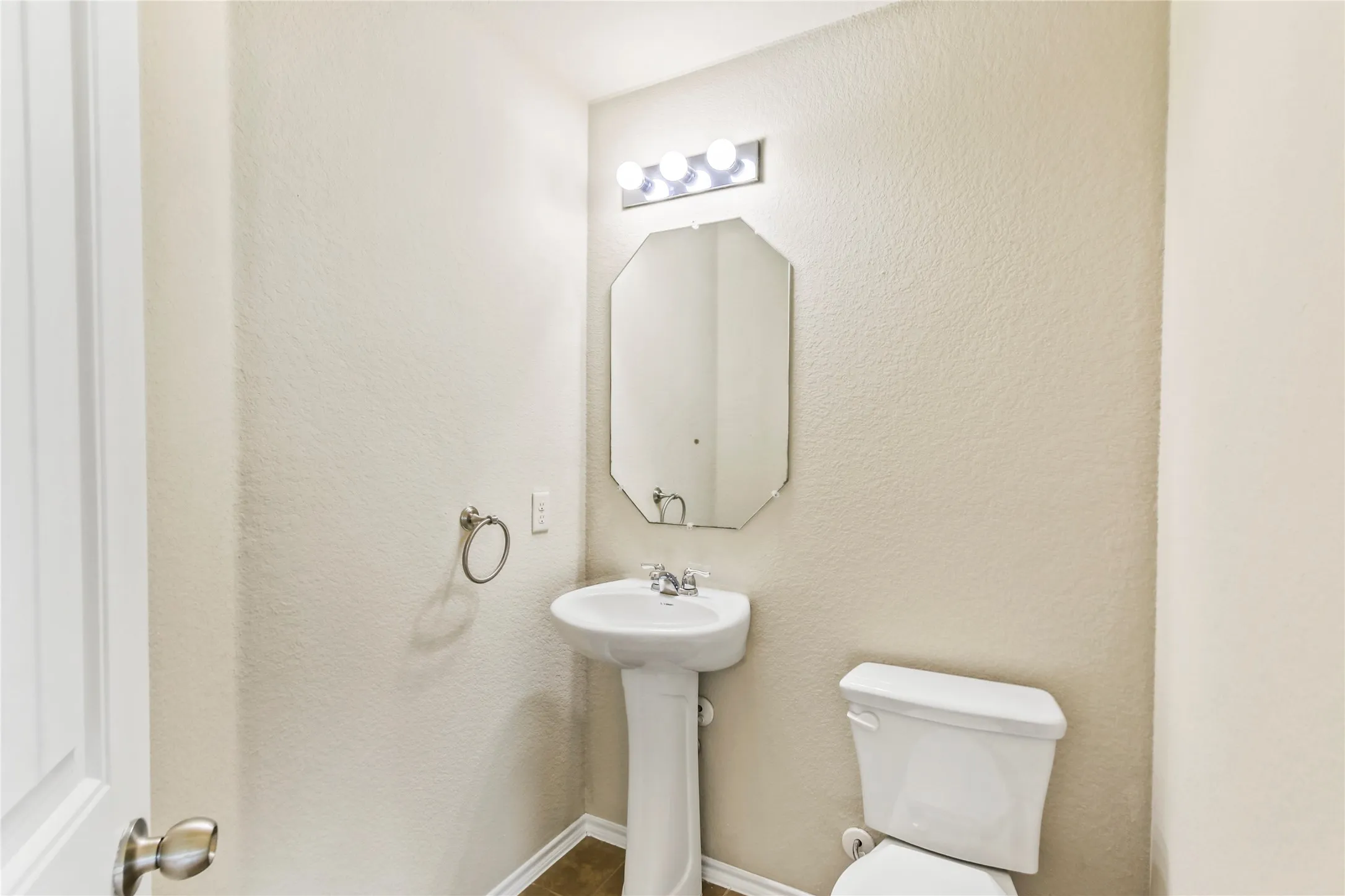 Single Family Residence For Rent in Collin County , 429 Andalusian Trail, Celina, Texas 75009, 5 Bedroom, 4 Bathroom, 2 Garage spaces, 2,342 Sqft, built in 2014, mls#21320195, Real Estate Agent in Celina, Homes For Rent in Collin county, Homes For Rent in Celina, Realtor in Celina Texas, Real Estate Brokerage Independent Realty Texas, Luminita Cordes Realtor
