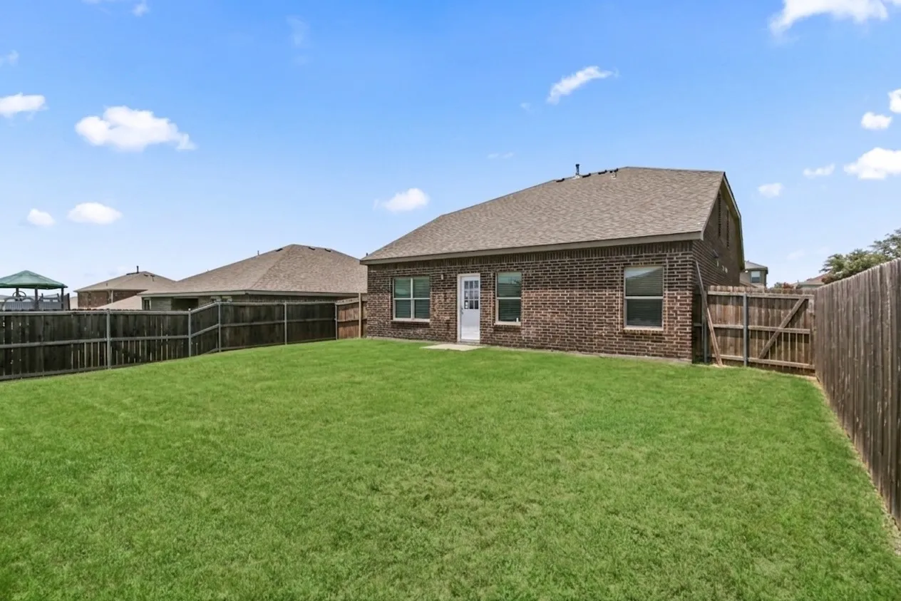Single Family Residence For Rent in Collin County , 429 Andalusian Trail, Celina, Texas 75009, 5 Bedroom, 4 Bathroom, 2 Garage spaces, 2,342 Sqft, built in 2014, mls#21320195, Real Estate Agent in Celina, Homes For Rent in Collin county, Homes For Rent in Celina, Realtor in Celina Texas, Real Estate Brokerage Independent Realty Texas, Luminita Cordes Realtor