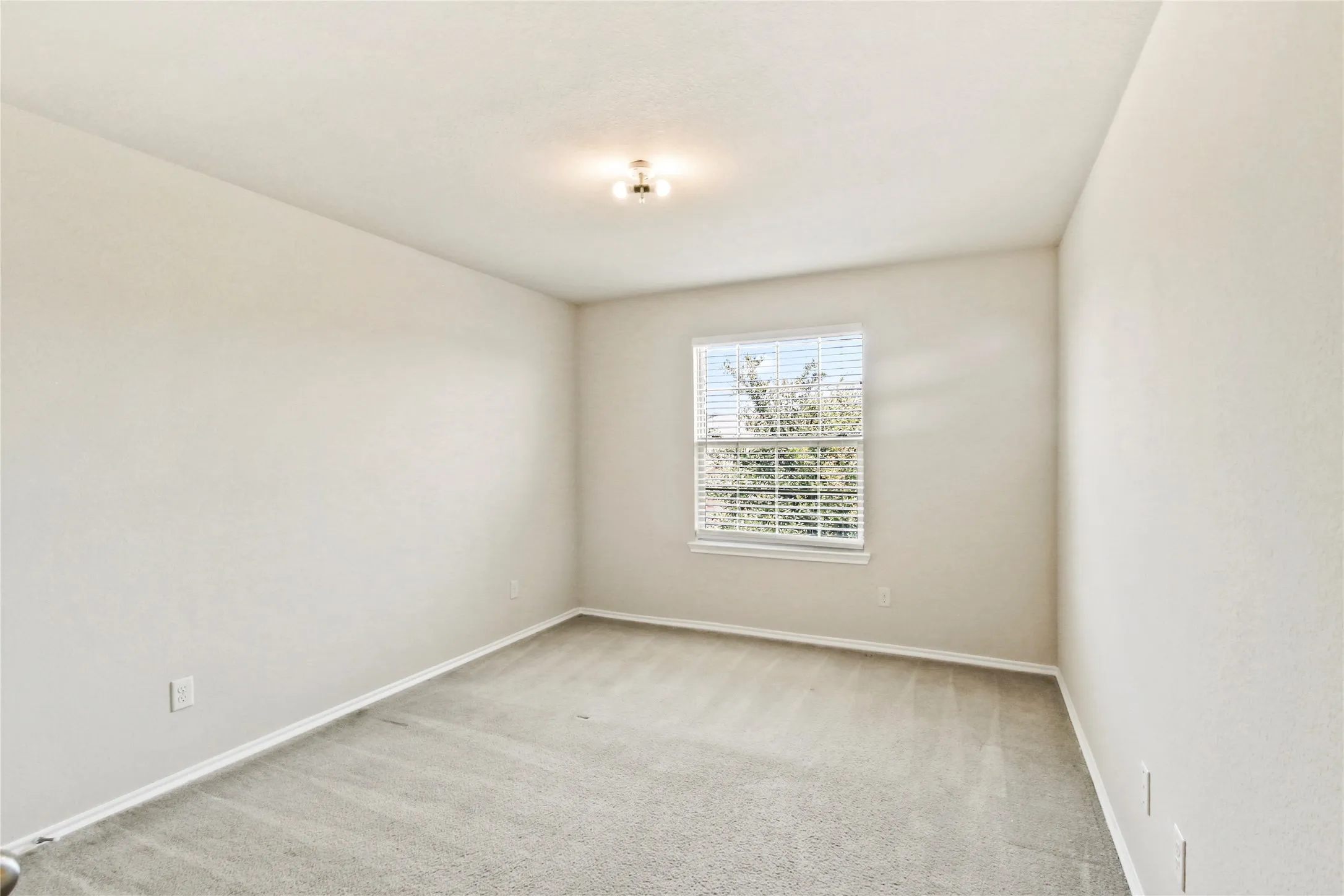 Single Family Residence For Rent in Collin County , 429 Andalusian Trail, Celina, Texas 75009, 5 Bedroom, 4 Bathroom, 2 Garage spaces, 2,342 Sqft, built in 2014, mls#21320195, Real Estate Agent in Celina, Homes For Rent in Collin county, Homes For Rent in Celina, Realtor in Celina Texas, Real Estate Brokerage Independent Realty Texas, Luminita Cordes Realtor