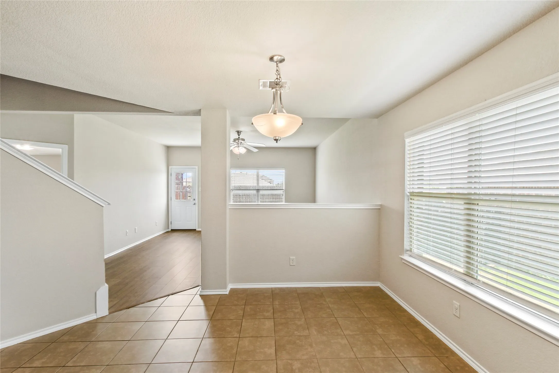 Single Family Residence For Rent in Collin County , 429 Andalusian Trail, Celina, Texas 75009, 5 Bedroom, 4 Bathroom, 2 Garage spaces, 2,342 Sqft, built in 2014, mls#21320195, Real Estate Agent in Celina, Homes For Rent in Collin county, Homes For Rent in Celina, Realtor in Celina Texas, Real Estate Brokerage Independent Realty Texas, Luminita Cordes Realtor