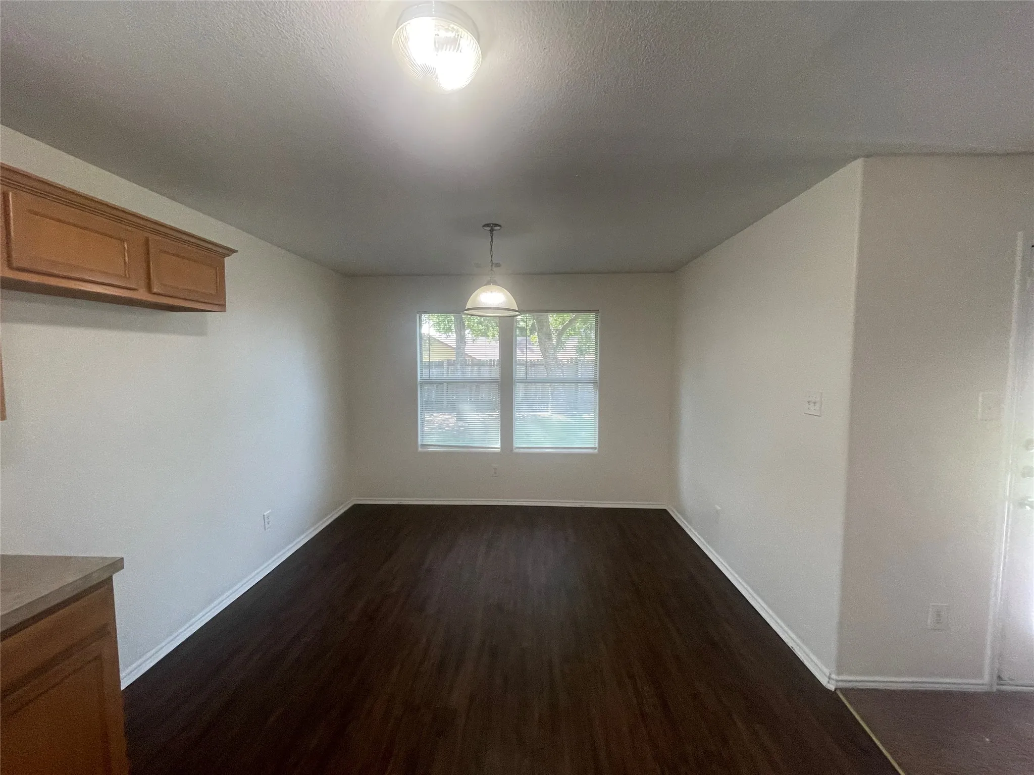 Single Family Residence For Rent in Dallas County , 1306 Trent Street, Seagoville, Texas 75159, 4 Bedroom, 2 Bathroom, 2 Garage spaces, 1,612 Sqft, built in 2005, mls#21320271, Real Estate Agent in Seagoville, Homes For Rent in Dallas county, Homes For Rent in Seagoville, Realtor in Seagoville Texas, Real Estate Brokerage Independent Realty Texas, Luminita Cordes Realtor