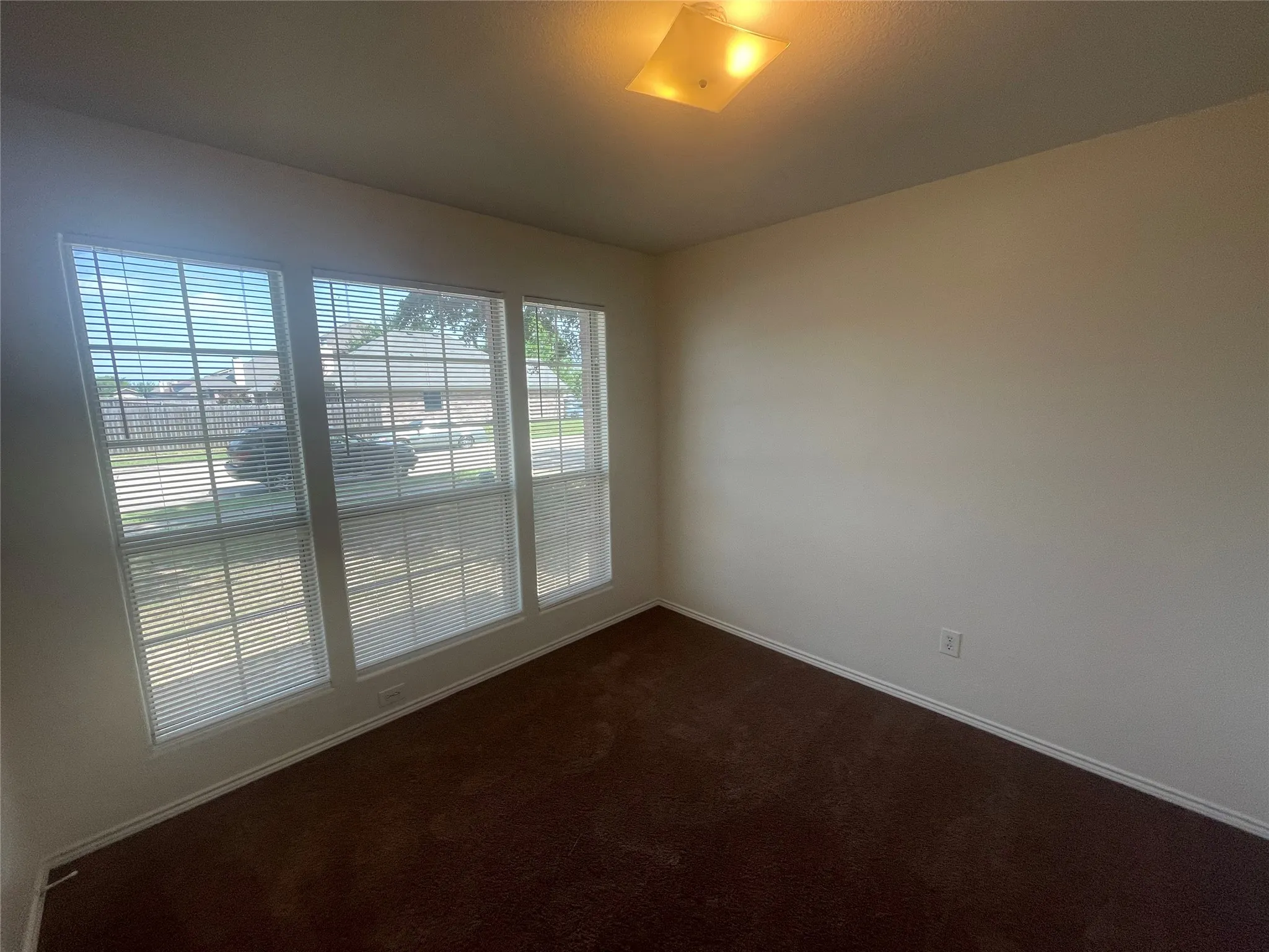 Single Family Residence For Rent in Dallas County , 1306 Trent Street, Seagoville, Texas 75159, 4 Bedroom, 2 Bathroom, 2 Garage spaces, 1,612 Sqft, built in 2005, mls#21320271, Real Estate Agent in Seagoville, Homes For Rent in Dallas county, Homes For Rent in Seagoville, Realtor in Seagoville Texas, Real Estate Brokerage Independent Realty Texas, Luminita Cordes Realtor