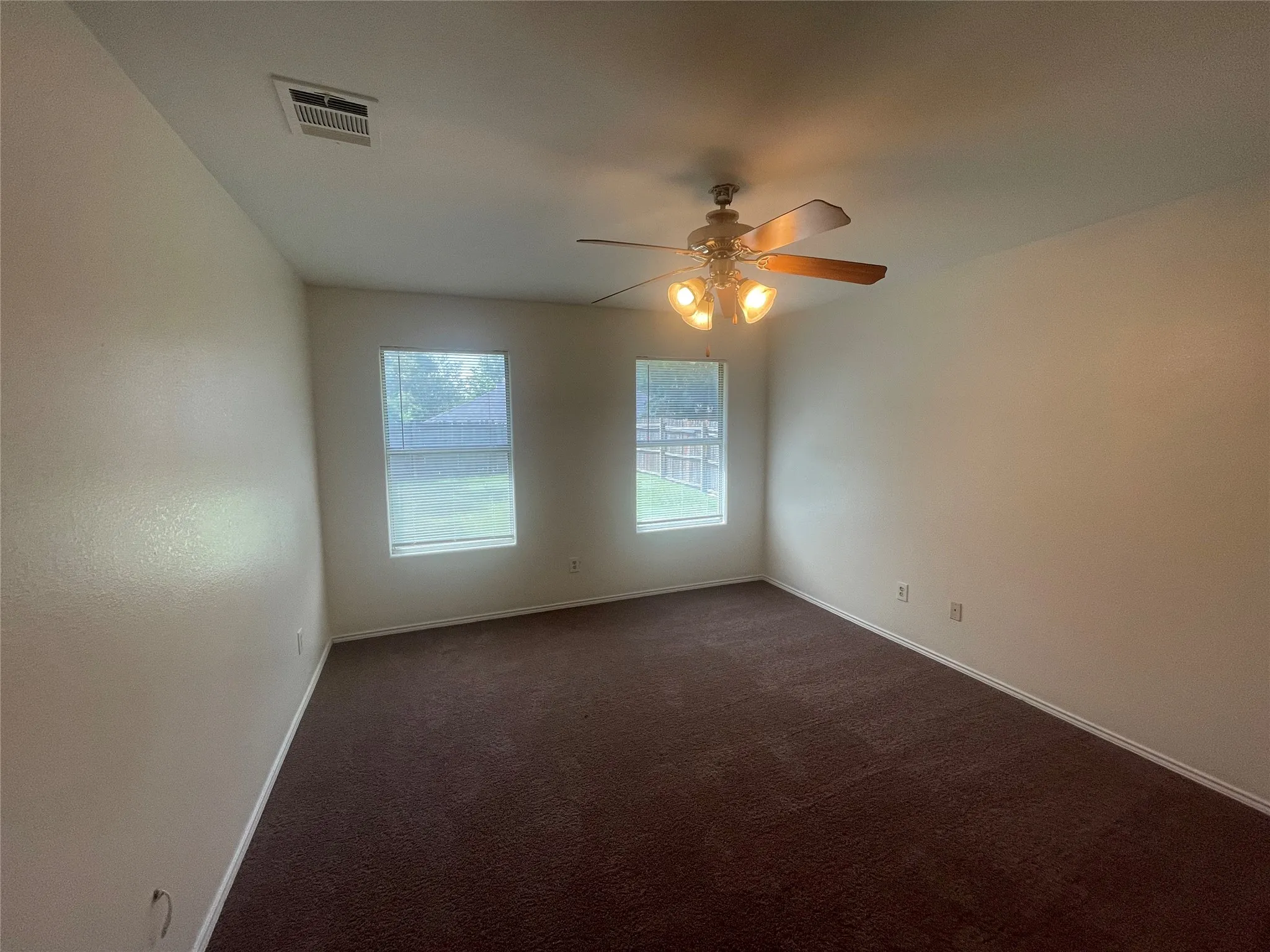 Single Family Residence For Rent in Dallas County , 1306 Trent Street, Seagoville, Texas 75159, 4 Bedroom, 2 Bathroom, 2 Garage spaces, 1,612 Sqft, built in 2005, mls#21320271, Real Estate Agent in Seagoville, Homes For Rent in Dallas county, Homes For Rent in Seagoville, Realtor in Seagoville Texas, Real Estate Brokerage Independent Realty Texas, Luminita Cordes Realtor