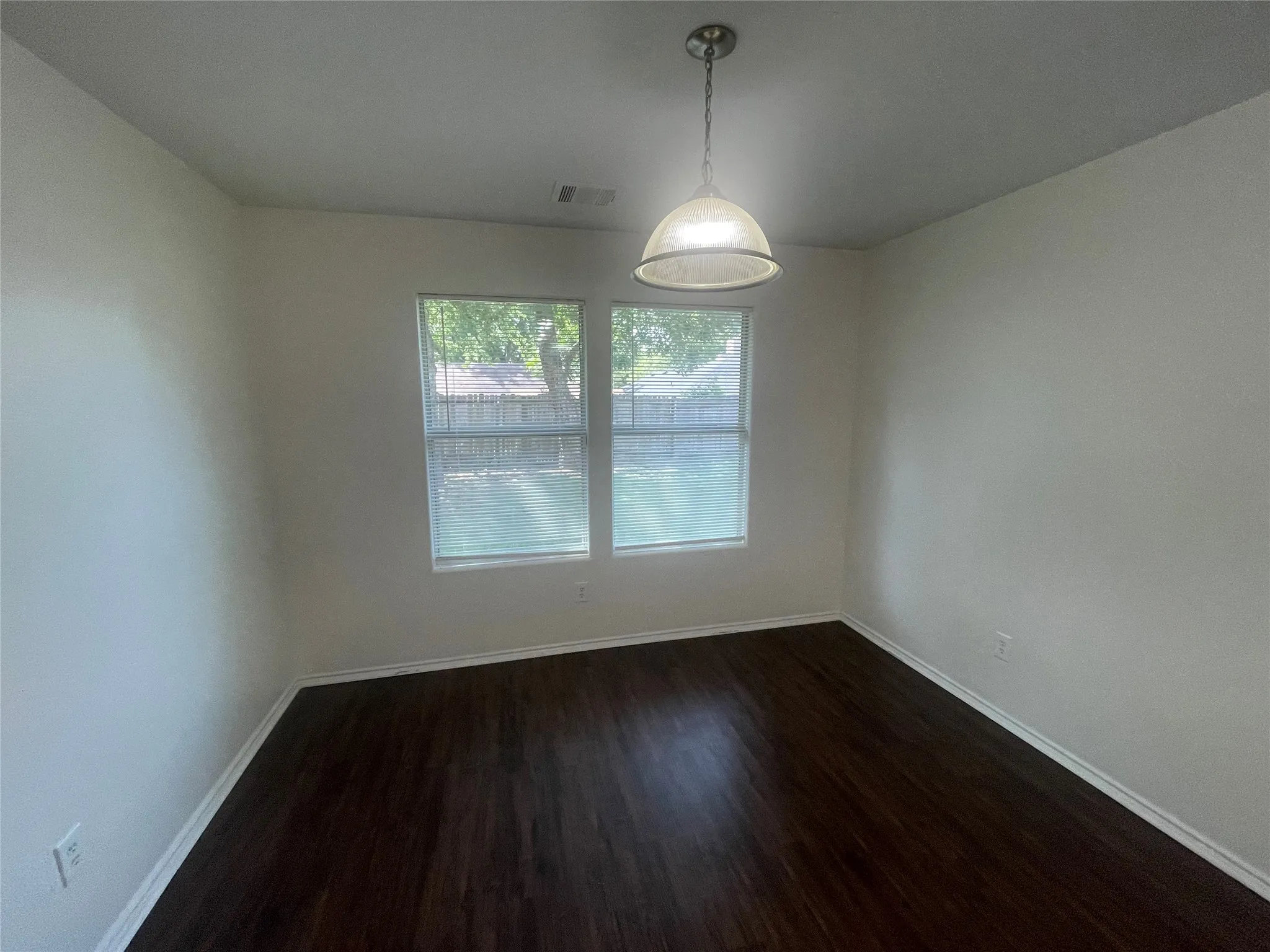 Single Family Residence For Rent in Dallas County , 1306 Trent Street, Seagoville, Texas 75159, 4 Bedroom, 2 Bathroom, 2 Garage spaces, 1,612 Sqft, built in 2005, mls#21320271, Real Estate Agent in Seagoville, Homes For Rent in Dallas county, Homes For Rent in Seagoville, Realtor in Seagoville Texas, Real Estate Brokerage Independent Realty Texas, Luminita Cordes Realtor