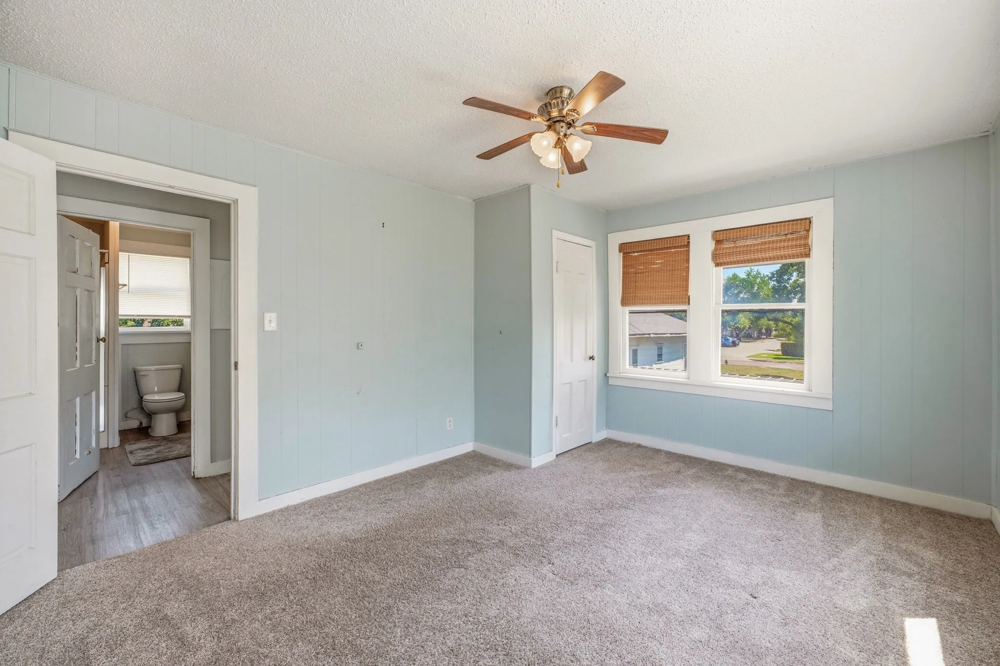 Single Family Residence For Sale in Erath County , 648 N Belknap Street, Stephenville, Texas 76401, 3 Bedroom, 2 Bathroom, Garage spaces, 1,606 Sqft, built in 1950, mls#21320273, Real Estate Agent in Stephenville, Homes For Sale in Erath county, Homes For Sale in Stephenville, Realtor in Stephenville Texas, Real Estate Brokerage Independent Realty Texas, Luminita Cordes Realtor