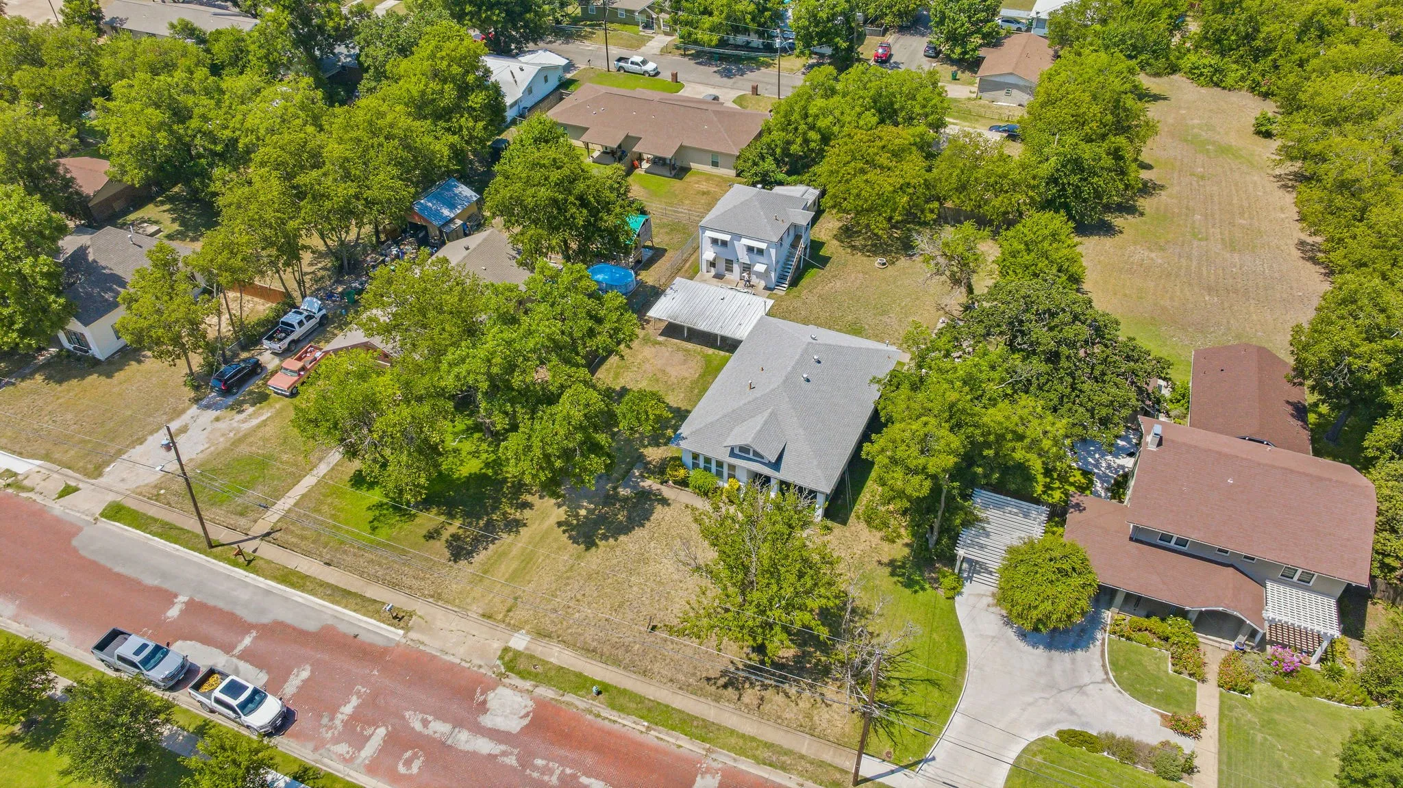 Single Family Residence For Sale in Erath County , 648 N Belknap Street, Stephenville, Texas 76401, 3 Bedroom, 2 Bathroom, Garage spaces, 1,606 Sqft, built in 1950, mls#21320273, Real Estate Agent in Stephenville, Homes For Sale in Erath county, Homes For Sale in Stephenville, Realtor in Stephenville Texas, Real Estate Brokerage Independent Realty Texas, Luminita Cordes Realtor