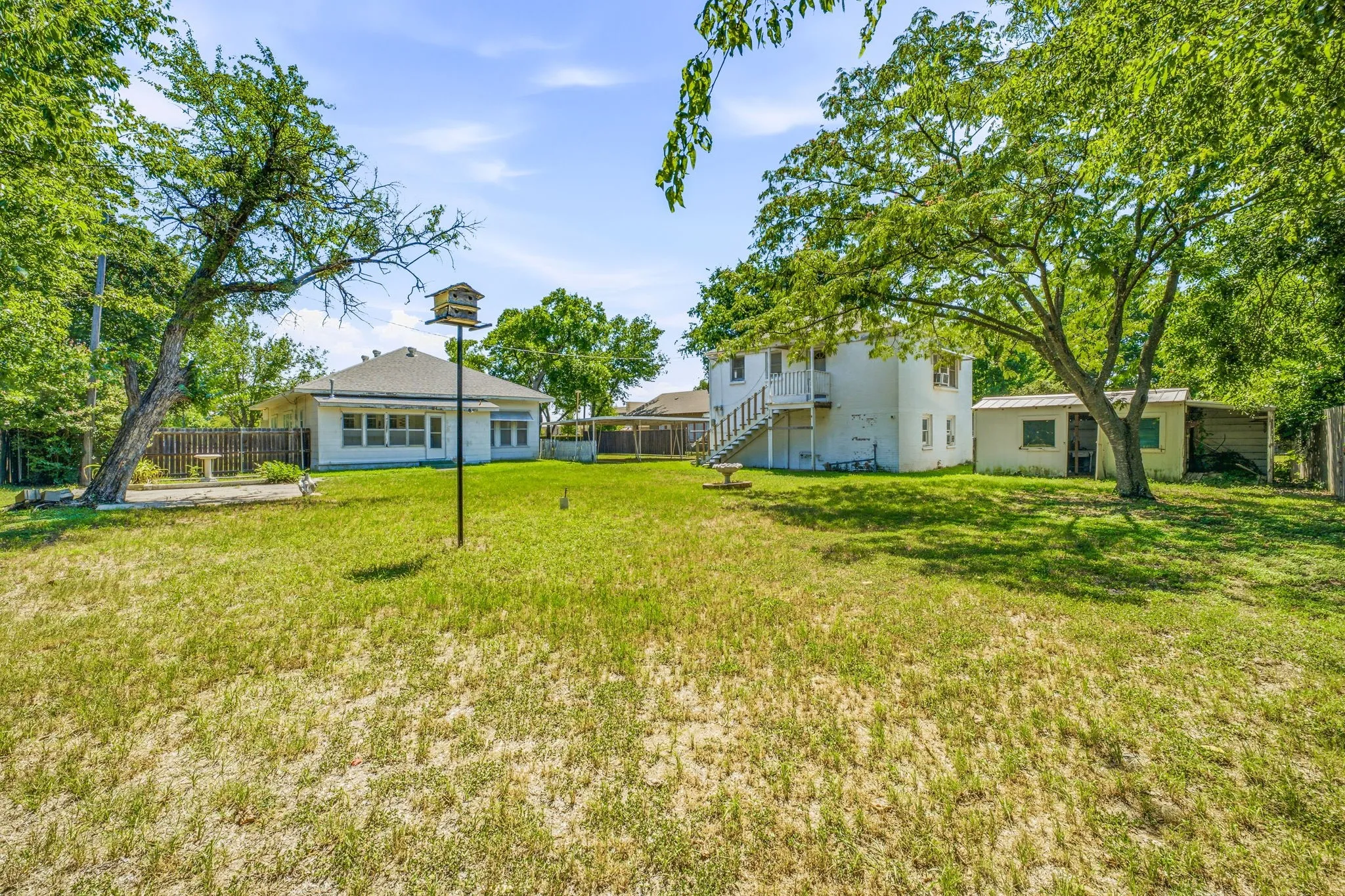 Single Family Residence For Sale in Erath County , 648 N Belknap Street, Stephenville, Texas 76401, 3 Bedroom, 2 Bathroom, Garage spaces, 1,606 Sqft, built in 1950, mls#21320273, Real Estate Agent in Stephenville, Homes For Sale in Erath county, Homes For Sale in Stephenville, Realtor in Stephenville Texas, Real Estate Brokerage Independent Realty Texas, Luminita Cordes Realtor