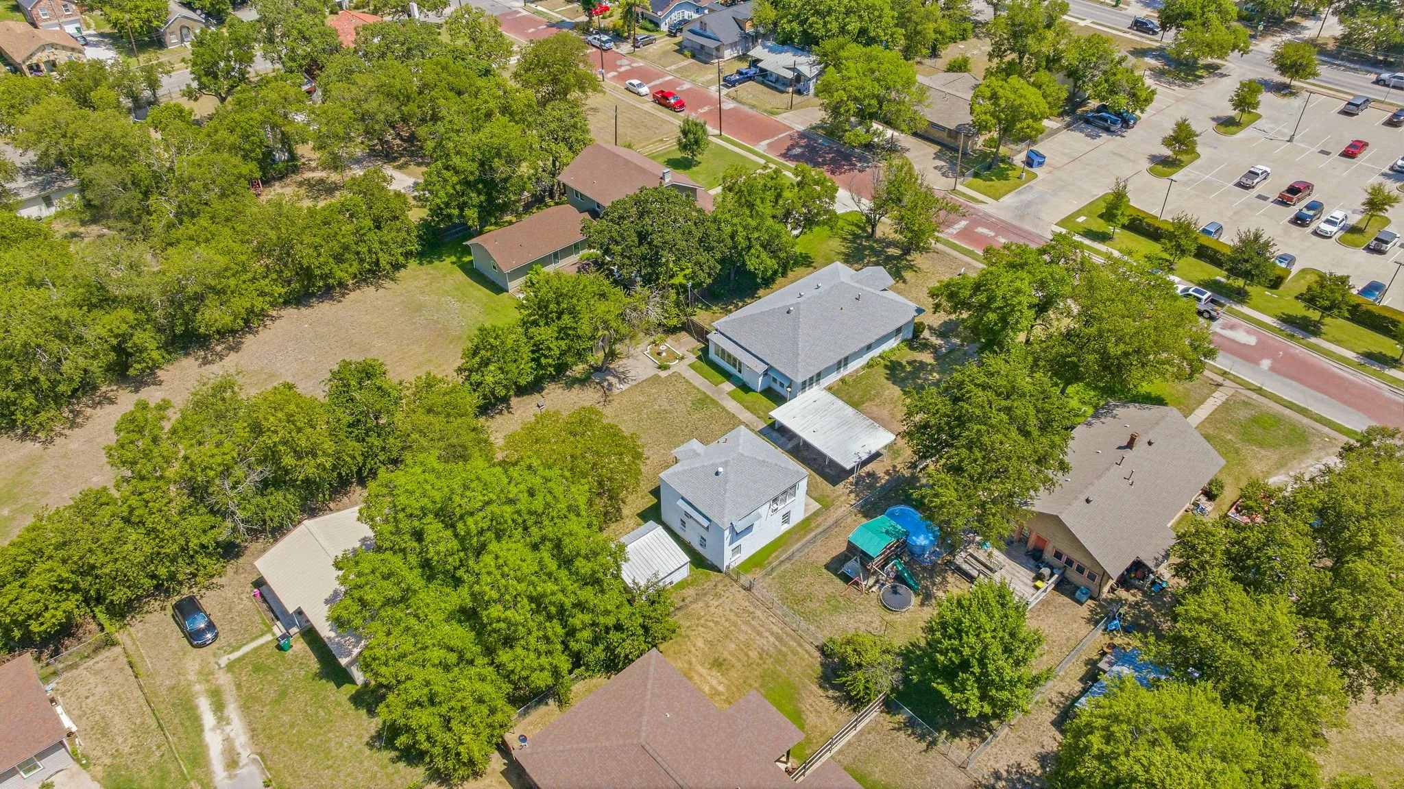 Single Family Residence For Sale in Erath County , 648 N Belknap Street, Stephenville, Texas 76401, 3 Bedroom, 2 Bathroom, Garage spaces, 1,606 Sqft, built in 1950, mls#21320273, Real Estate Agent in Stephenville, Homes For Sale in Erath county, Homes For Sale in Stephenville, Realtor in Stephenville Texas, Real Estate Brokerage Independent Realty Texas, Luminita Cordes Realtor