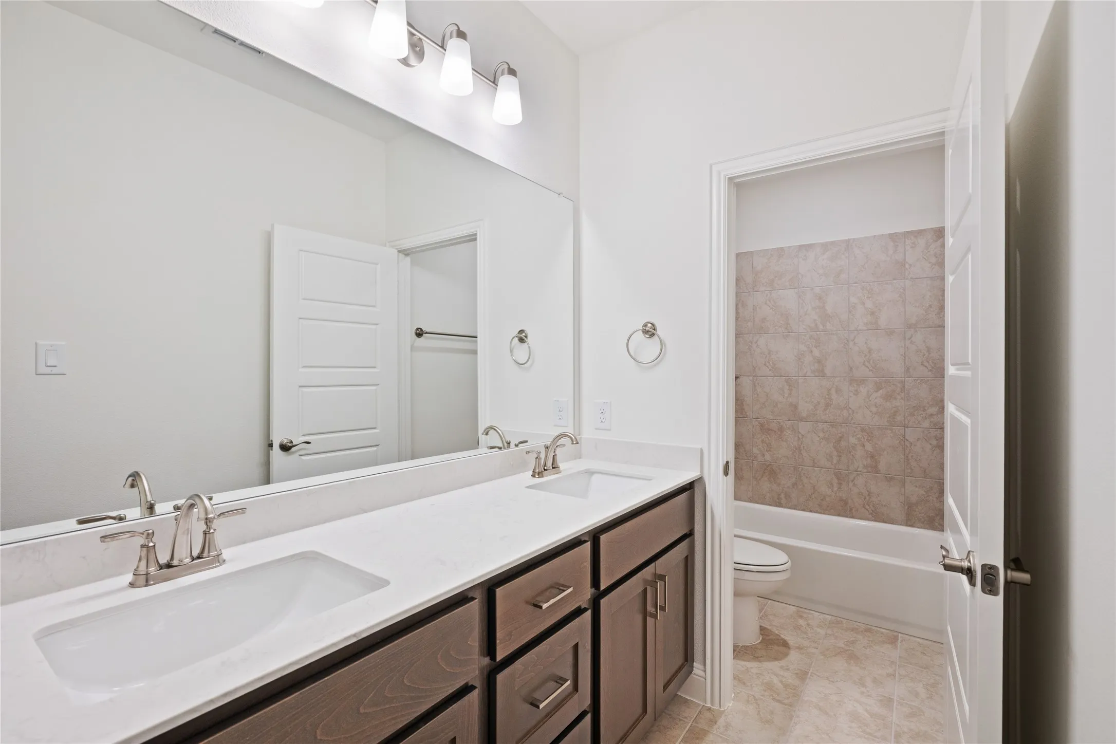 Single Family Residence For Sale in Rockwall County , 415 Sedgwick Drive, Fate, Texas 75189, 5 Bedroom, 5 Bathroom, 2 Garage spaces, 3,448 Sqft, built in 2026, mls#21320305, Real Estate Agent in Fate, Homes For Sale in Rockwall county, Homes For Sale in Fate, Realtor in Fate Texas, Real Estate Brokerage Independent Realty Texas, Luminita Cordes Realtor
