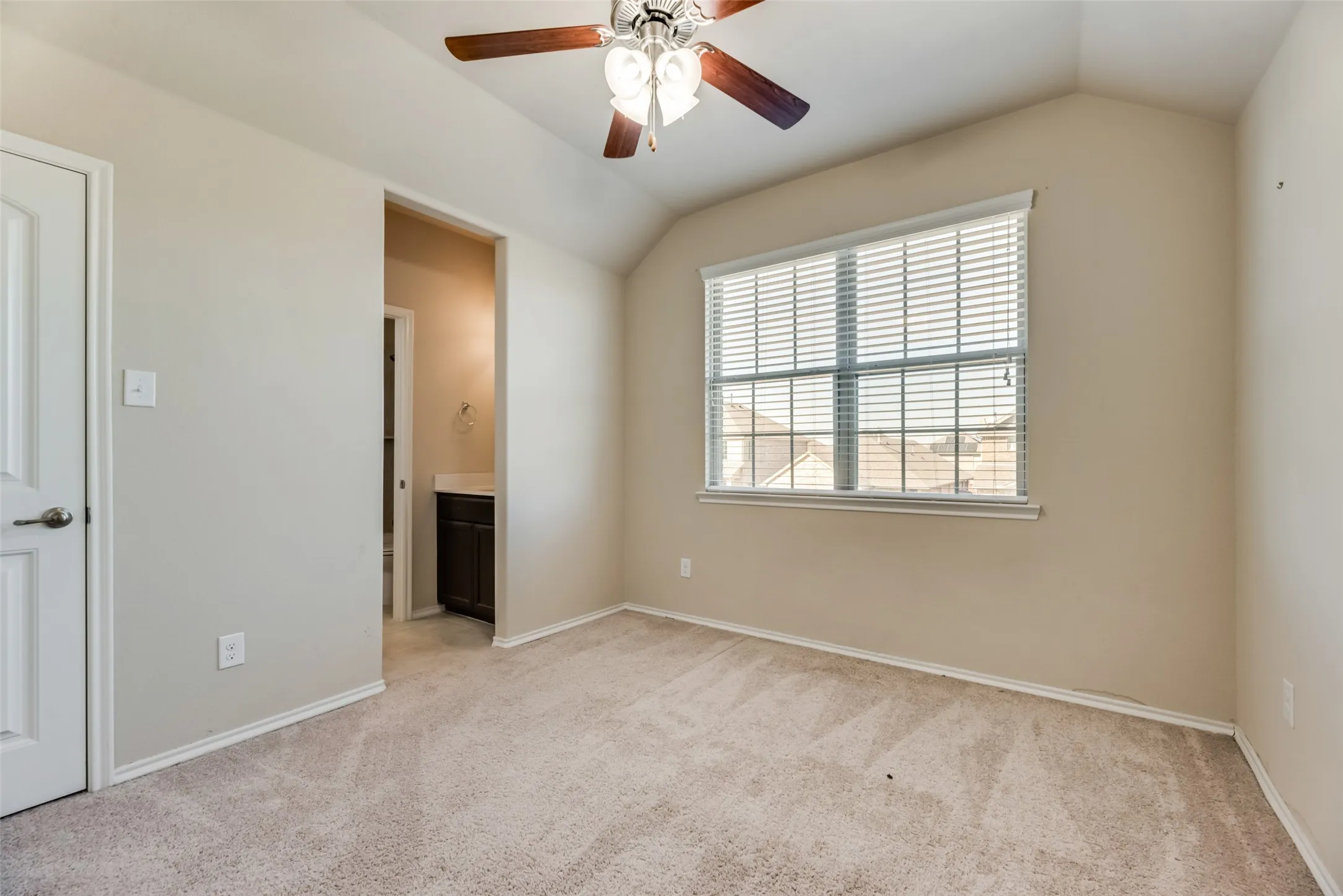 Single Family Residence For Rent in Collin County , 9825 Prairie Dog Lane, Mc Kinney, Texas 75071, 4 Bedroom, 4 Bathroom, 2 Garage spaces, 2,223 Sqft, built in 2016, mls#21318186, Real Estate Agent in Mc Kinney, Homes For Rent in Collin county, Homes For Rent in Mc Kinney, Realtor in Mc Kinney Texas, Real Estate Brokerage Independent Realty Texas, Luminita Cordes Realtor