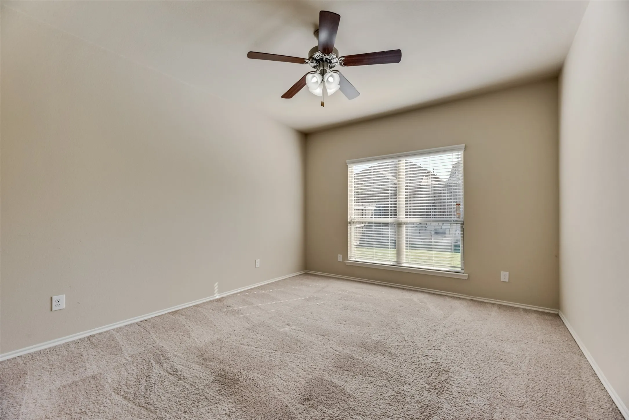 Single Family Residence For Rent in Collin County , 9825 Prairie Dog Lane, Mc Kinney, Texas 75071, 4 Bedroom, 4 Bathroom, 2 Garage spaces, 2,223 Sqft, built in 2016, mls#21318186, Real Estate Agent in Mc Kinney, Homes For Rent in Collin county, Homes For Rent in Mc Kinney, Realtor in Mc Kinney Texas, Real Estate Brokerage Independent Realty Texas, Luminita Cordes Realtor