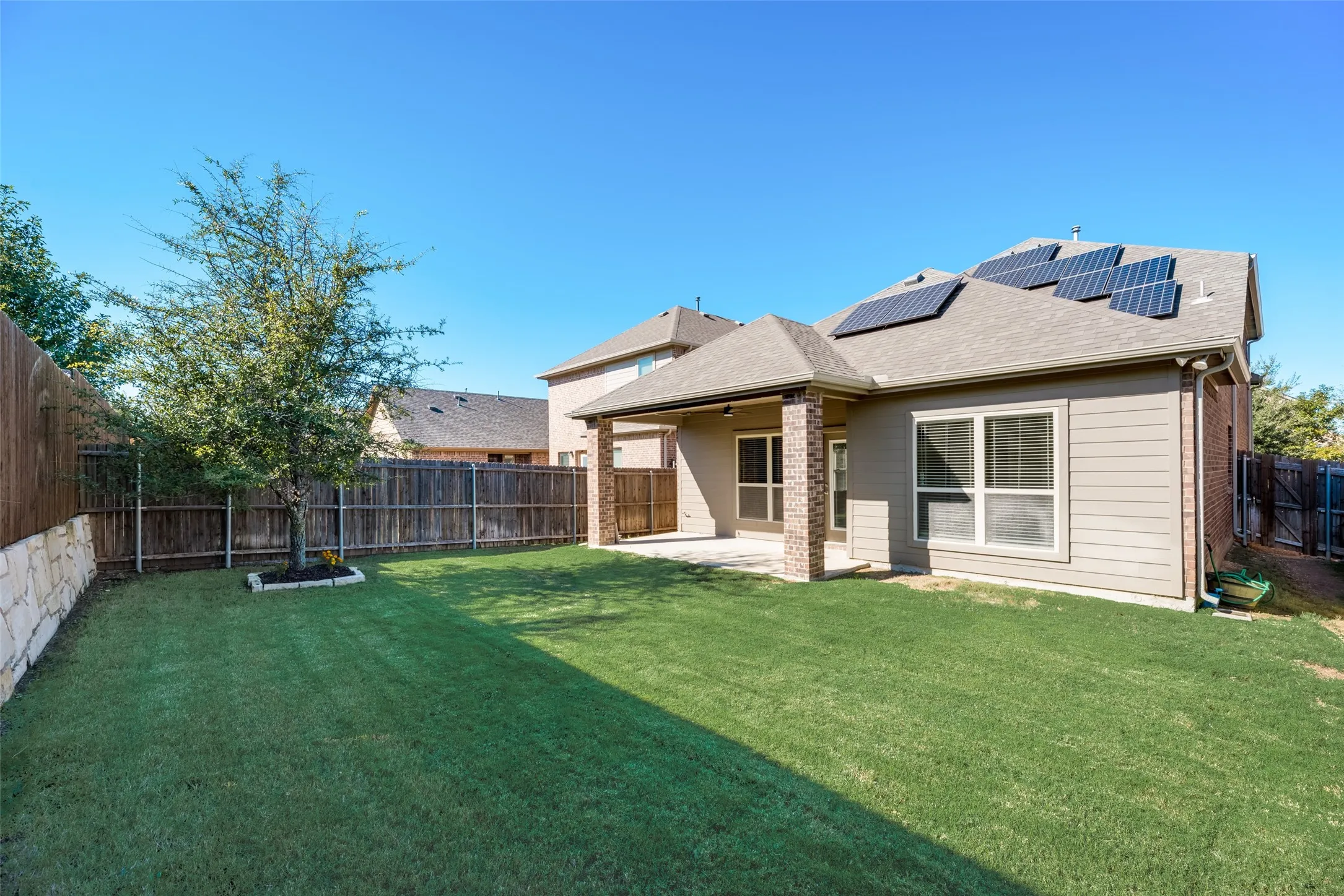Single Family Residence For Rent in Collin County , 9825 Prairie Dog Lane, Mc Kinney, Texas 75071, 4 Bedroom, 4 Bathroom, 2 Garage spaces, 2,223 Sqft, built in 2016, mls#21318186, Real Estate Agent in Mc Kinney, Homes For Rent in Collin county, Homes For Rent in Mc Kinney, Realtor in Mc Kinney Texas, Real Estate Brokerage Independent Realty Texas, Luminita Cordes Realtor
