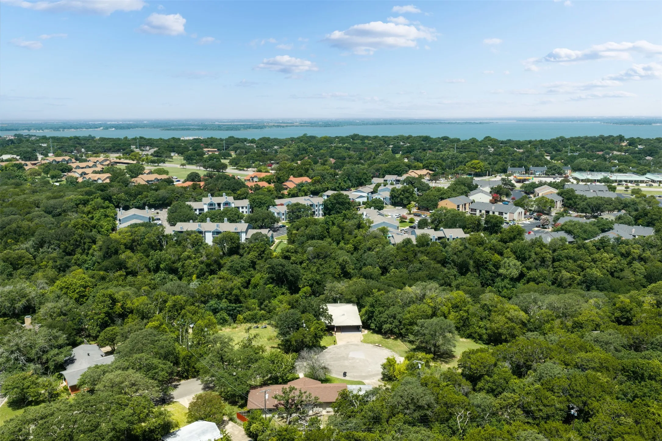 Single Family Residence For Sale in Mc Lennan County , 3020 N 43rd Street, Waco, Texas 76710, 3 Bedroom, 2 Bathroom, 2 Garage spaces, 2,104 Sqft, built in 1978, mls#21320164, Real Estate Agent in Waco, Homes For Sale in Mc Lennan county, Homes For Sale in Waco, Realtor in Waco Texas, Real Estate Brokerage Independent Realty Texas, Luminita Cordes Realtor