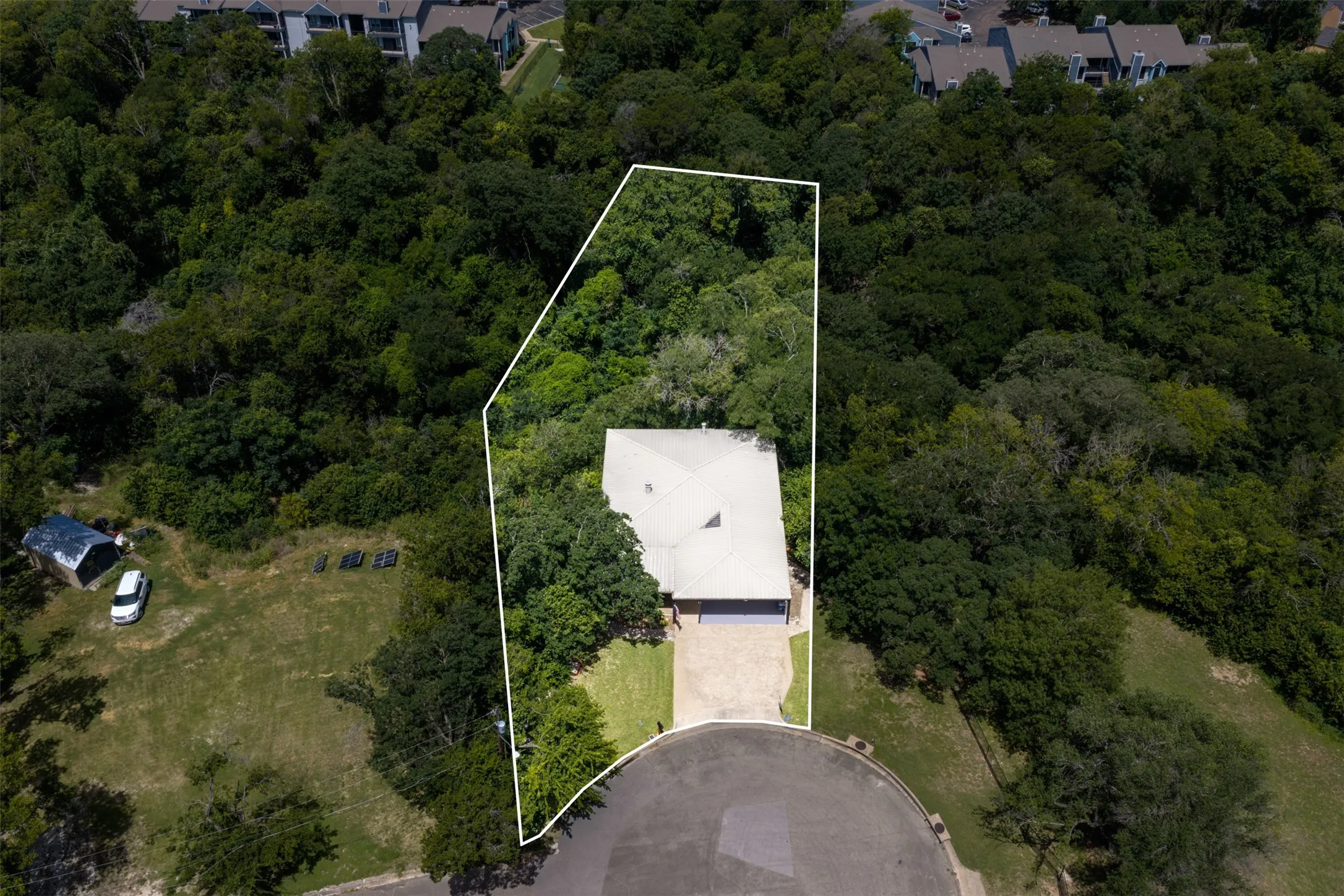 Single Family Residence For Sale in Mc Lennan County , 3020 N 43rd Street, Waco, Texas 76710, 3 Bedroom, 2 Bathroom, 2 Garage spaces, 2,104 Sqft, built in 1978, mls#21320164, Real Estate Agent in Waco, Homes For Sale in Mc Lennan county, Homes For Sale in Waco, Realtor in Waco Texas, Real Estate Brokerage Independent Realty Texas, Luminita Cordes Realtor