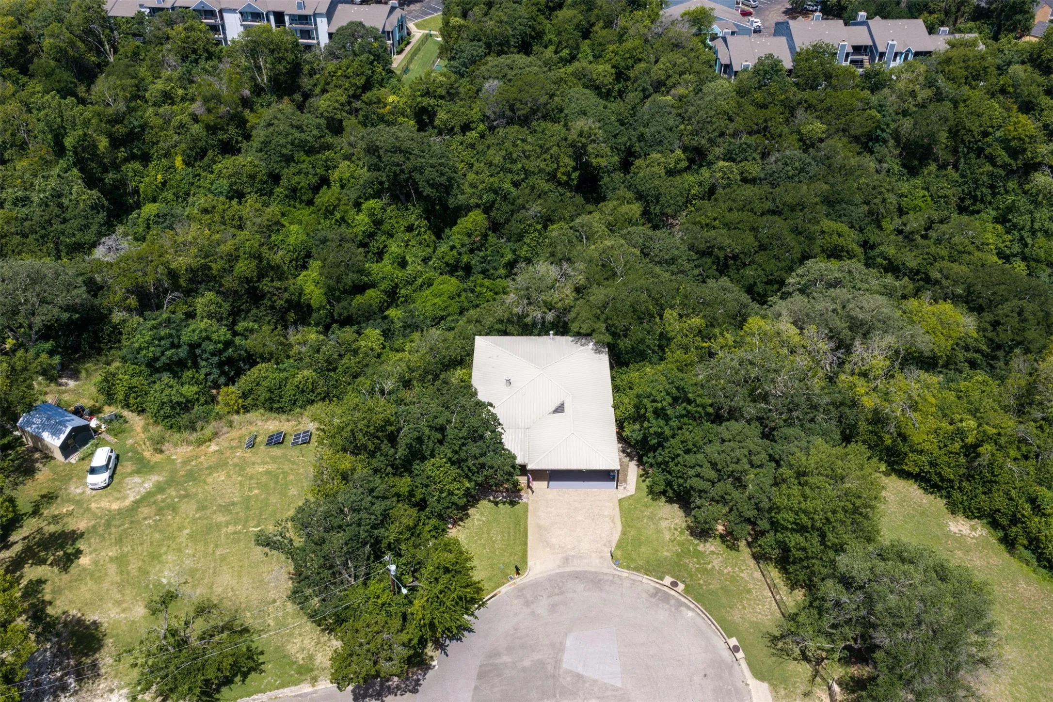 Single Family Residence For Sale in Mc Lennan County , 3020 N 43rd Street, Waco, Texas 76710, 3 Bedroom, 2 Bathroom, 2 Garage spaces, 2,104 Sqft, built in 1978, mls#21320164, Real Estate Agent in Waco, Homes For Sale in Mc Lennan county, Homes For Sale in Waco, Realtor in Waco Texas, Real Estate Brokerage Independent Realty Texas, Luminita Cordes Realtor