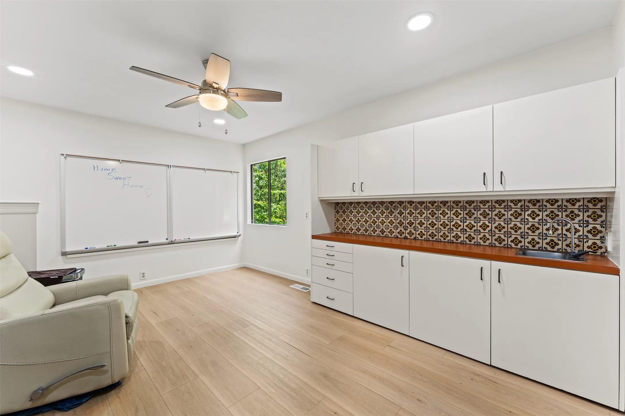 Single Family Residence For Sale in Mc Lennan County , 3020 N 43rd Street, Waco, Texas 76710, 3 Bedroom, 2 Bathroom, 2 Garage spaces, 2,104 Sqft, built in 1978, mls#21320164, Real Estate Agent in Waco, Homes For Sale in Mc Lennan county, Homes For Sale in Waco, Realtor in Waco Texas, Real Estate Brokerage Independent Realty Texas, Luminita Cordes Realtor