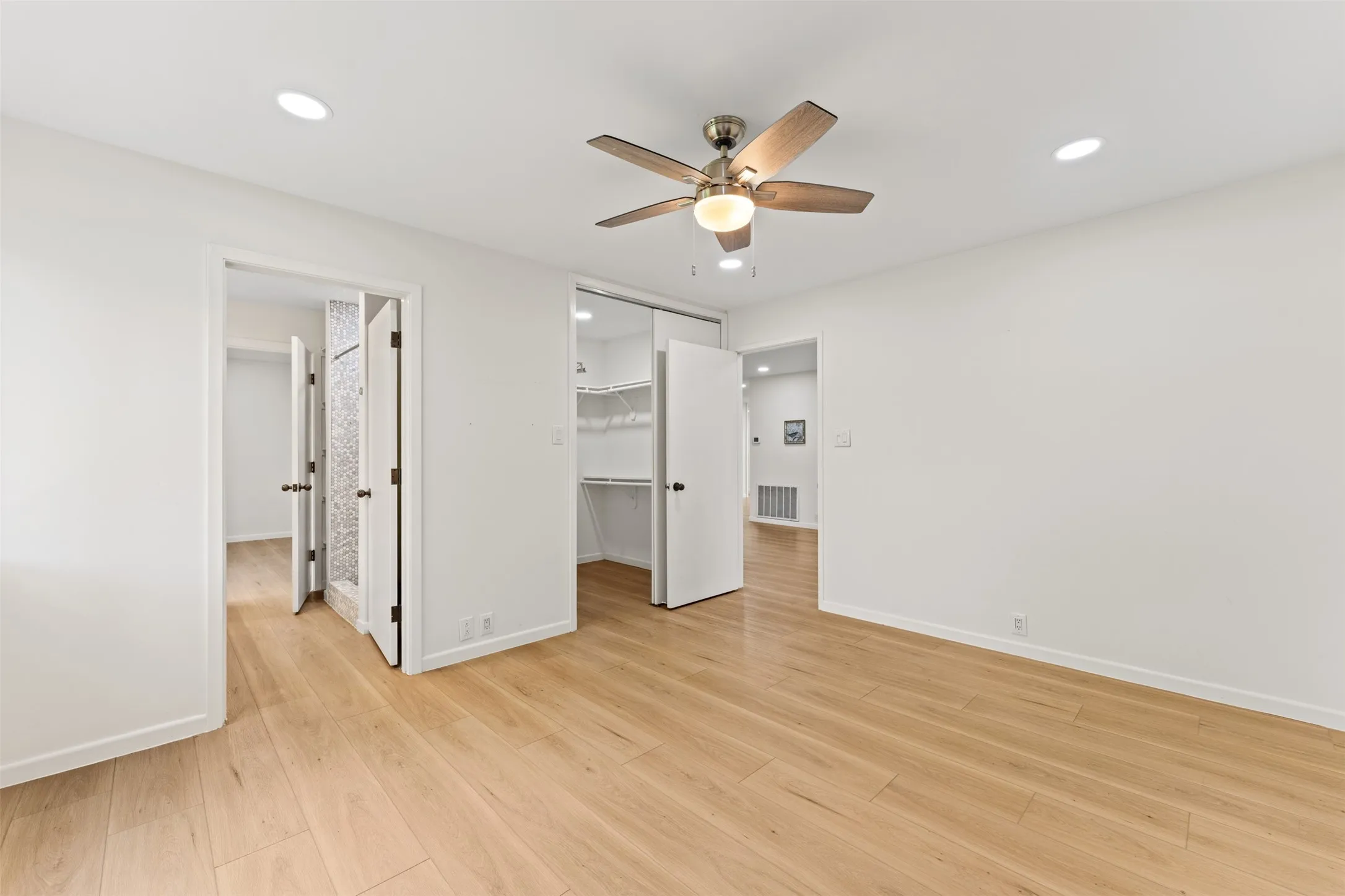 Single Family Residence For Sale in Mc Lennan County , 3020 N 43rd Street, Waco, Texas 76710, 3 Bedroom, 2 Bathroom, 2 Garage spaces, 2,104 Sqft, built in 1978, mls#21320164, Real Estate Agent in Waco, Homes For Sale in Mc Lennan county, Homes For Sale in Waco, Realtor in Waco Texas, Real Estate Brokerage Independent Realty Texas, Luminita Cordes Realtor