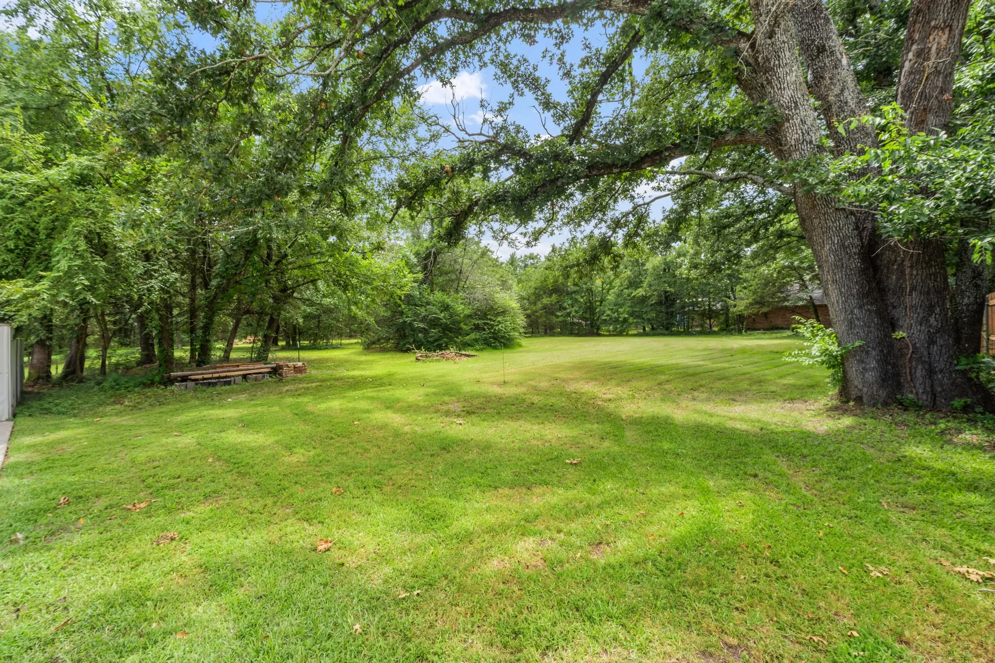 Single Family Residence For Sale in Hunt County , 1023 County Road 3310, Greenville, Texas 75402, 3 Bedroom, 4 Bathroom, 5 Garage spaces, 3,138 Sqft, built in 1987, mls#21316941, Real Estate Agent in Greenville, Homes For Sale in Hunt county, Homes For Sale in Greenville, Realtor in Greenville Texas, Real Estate Brokerage Independent Realty Texas, Luminita Cordes Realtor