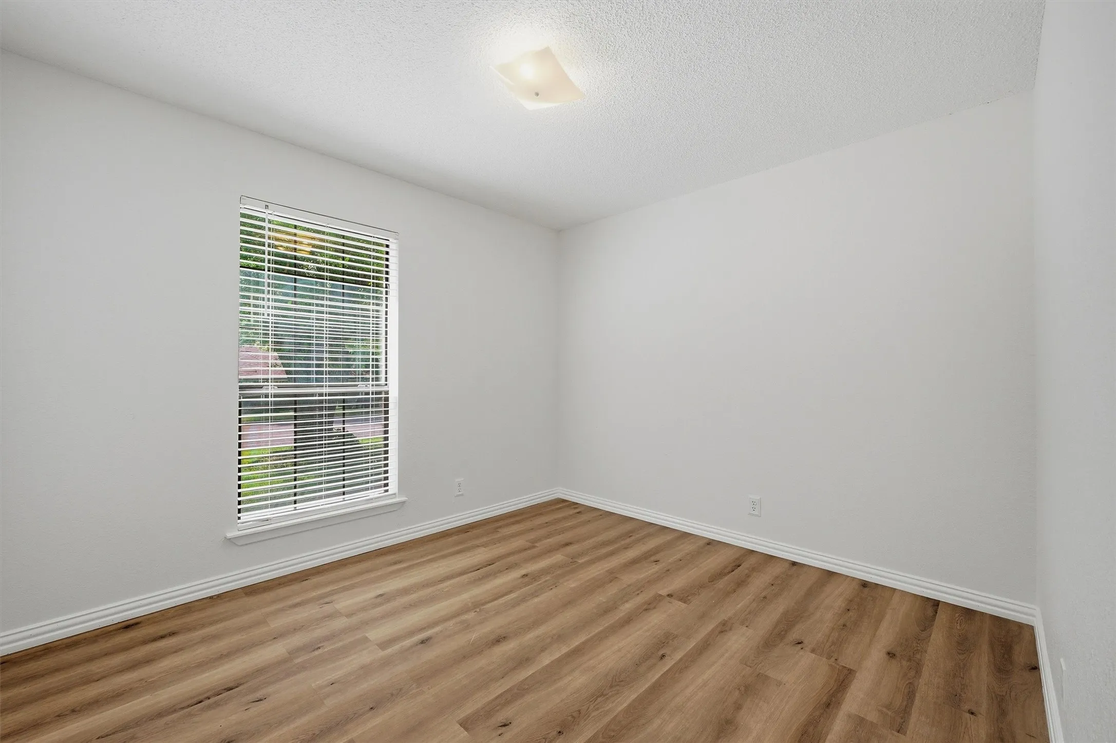 Single Family Residence For Sale in Grayson County , 3110 Normandy Drive, Sherman, Texas 75090, 3 Bedroom, 2 Bathroom, 2 Garage spaces, 1,387 Sqft, built in 1983, mls#21316509, Real Estate Agent in Sherman, Homes For Sale in Grayson county, Homes For Sale in Sherman, Realtor in Sherman Texas, Real Estate Brokerage Independent Realty Texas, Luminita Cordes Realtor