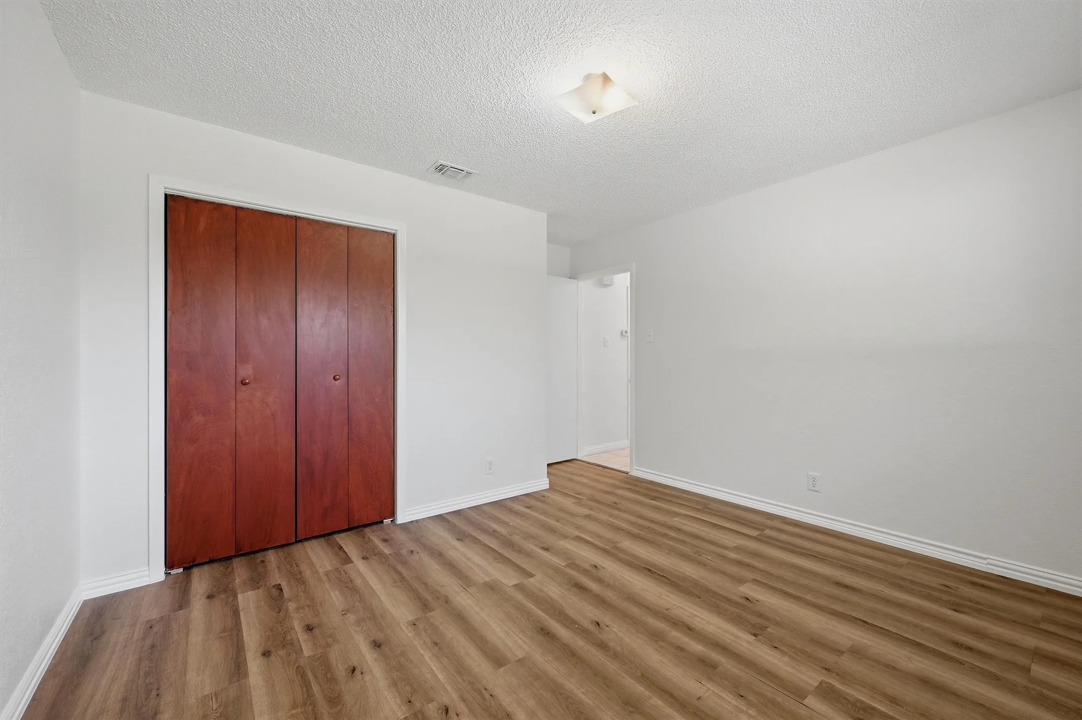 Single Family Residence For Sale in Grayson County , 3110 Normandy Drive, Sherman, Texas 75090, 3 Bedroom, 2 Bathroom, 2 Garage spaces, 1,387 Sqft, built in 1983, mls#21316509, Real Estate Agent in Sherman, Homes For Sale in Grayson county, Homes For Sale in Sherman, Realtor in Sherman Texas, Real Estate Brokerage Independent Realty Texas, Luminita Cordes Realtor