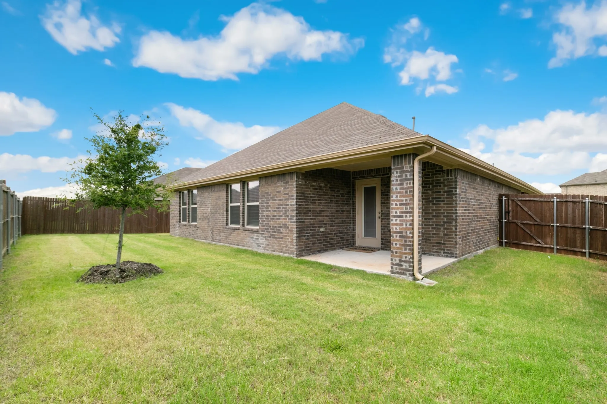 Single Family Residence For Sale in Hunt County , 102 Sunberry Drive, Caddo Mills, Texas 75135, 4 Bedroom, 2 Bathroom, 2 Garage spaces, 1,865 Sqft, built in 2023, mls#21320329, Real Estate Agent in Caddo Mills, Homes For Sale in Hunt county, Homes For Sale in Caddo Mills, Realtor in Caddo Mills Texas, Real Estate Brokerage Independent Realty Texas, Luminita Cordes Realtor