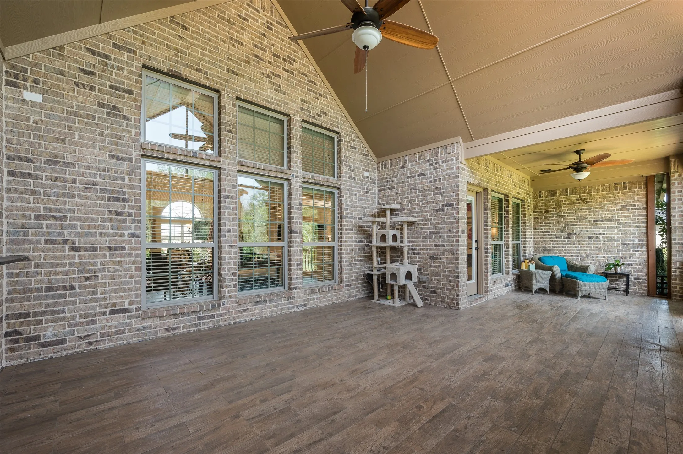 Single Family Residence For Sale in Denton County , 508 Ambergate Drive, Shady Shores, Texas 76208, 4 Bedroom, 4 Bathroom, 3 Garage spaces, 3,152 Sqft, built in 2019, mls#21318971, Real Estate Agent in Shady Shores, Homes For Sale in Denton county, Homes For Sale in Shady Shores, Realtor in Shady Shores Texas, Real Estate Brokerage Independent Realty Texas, Luminita Cordes Realtor