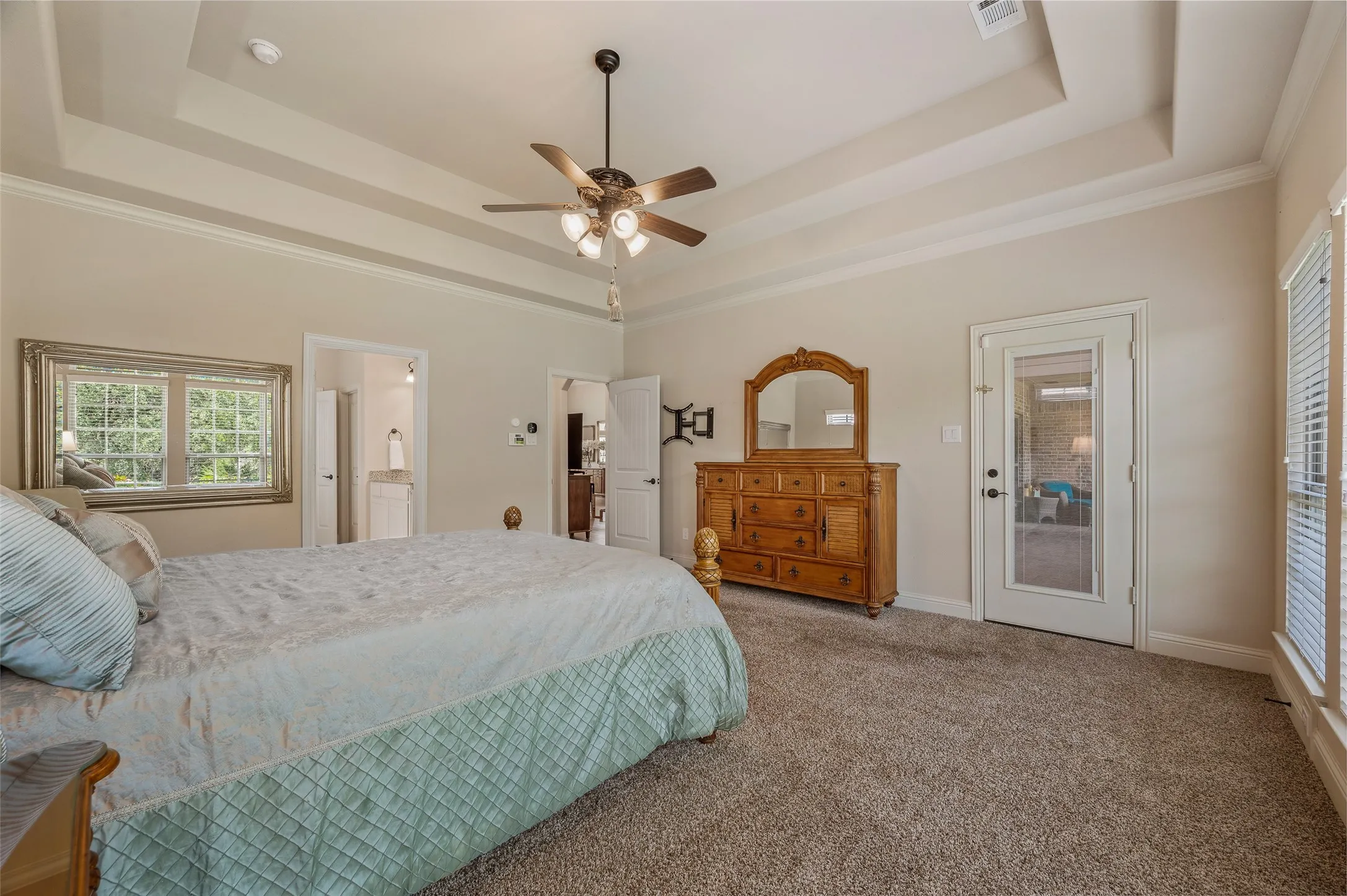 Single Family Residence For Sale in Denton County , 508 Ambergate Drive, Shady Shores, Texas 76208, 4 Bedroom, 4 Bathroom, 3 Garage spaces, 3,152 Sqft, built in 2019, mls#21318971, Real Estate Agent in Shady Shores, Homes For Sale in Denton county, Homes For Sale in Shady Shores, Realtor in Shady Shores Texas, Real Estate Brokerage Independent Realty Texas, Luminita Cordes Realtor
