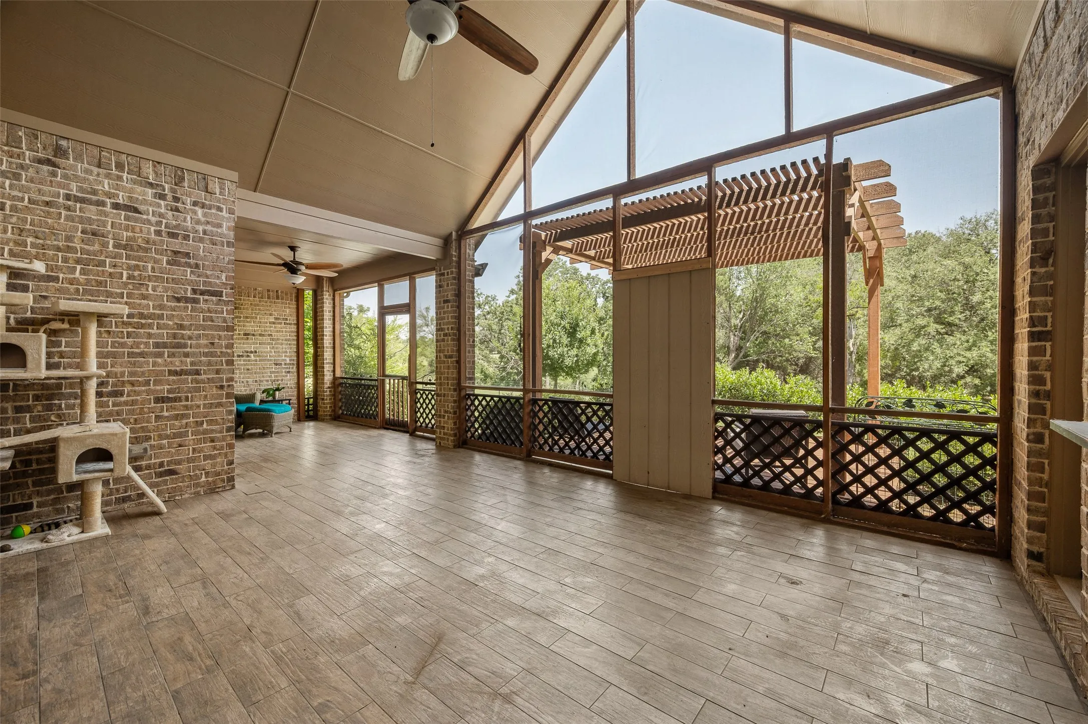 Single Family Residence For Sale in Denton County , 508 Ambergate Drive, Shady Shores, Texas 76208, 4 Bedroom, 4 Bathroom, 3 Garage spaces, 3,152 Sqft, built in 2019, mls#21318971, Real Estate Agent in Shady Shores, Homes For Sale in Denton county, Homes For Sale in Shady Shores, Realtor in Shady Shores Texas, Real Estate Brokerage Independent Realty Texas, Luminita Cordes Realtor