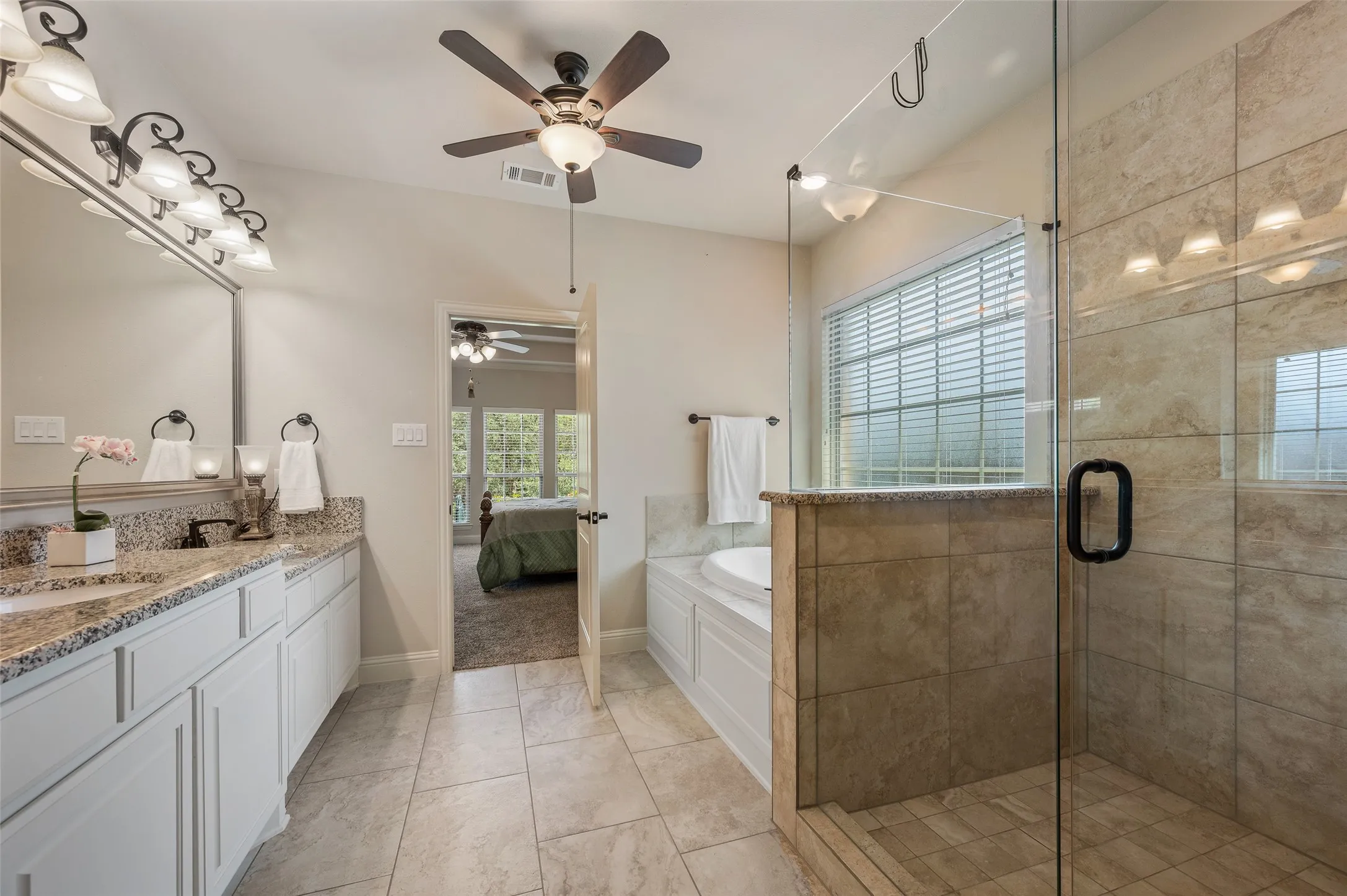 Single Family Residence For Sale in Denton County , 508 Ambergate Drive, Shady Shores, Texas 76208, 4 Bedroom, 4 Bathroom, 3 Garage spaces, 3,152 Sqft, built in 2019, mls#21318971, Real Estate Agent in Shady Shores, Homes For Sale in Denton county, Homes For Sale in Shady Shores, Realtor in Shady Shores Texas, Real Estate Brokerage Independent Realty Texas, Luminita Cordes Realtor