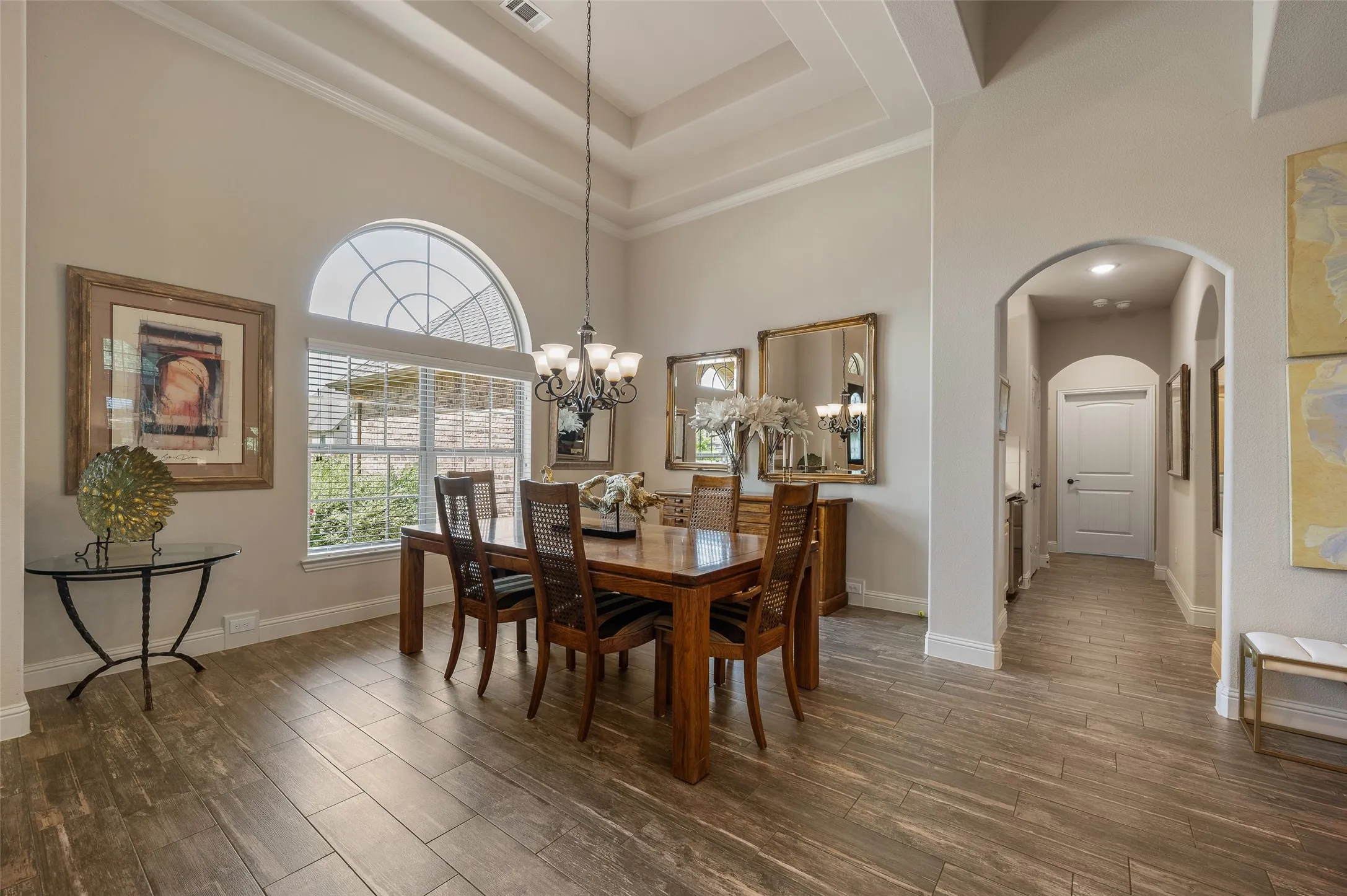 Single Family Residence For Sale in Denton County , 508 Ambergate Drive, Shady Shores, Texas 76208, 4 Bedroom, 4 Bathroom, 3 Garage spaces, 3,152 Sqft, built in 2019, mls#21318971, Real Estate Agent in Shady Shores, Homes For Sale in Denton county, Homes For Sale in Shady Shores, Realtor in Shady Shores Texas, Real Estate Brokerage Independent Realty Texas, Luminita Cordes Realtor
