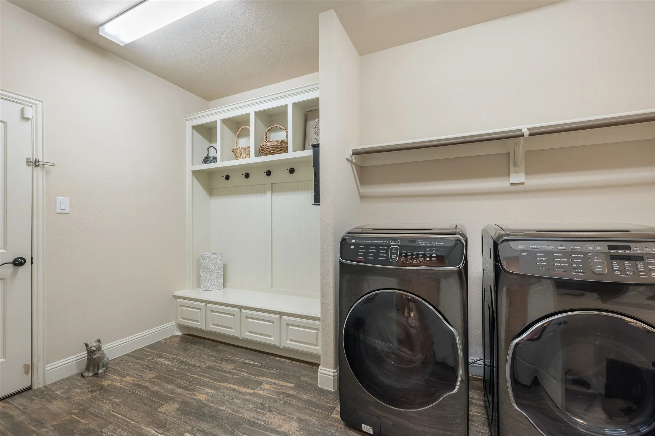 Single Family Residence For Sale in Denton County , 508 Ambergate Drive, Shady Shores, Texas 76208, 4 Bedroom, 4 Bathroom, 3 Garage spaces, 3,152 Sqft, built in 2019, mls#21318971, Real Estate Agent in Shady Shores, Homes For Sale in Denton county, Homes For Sale in Shady Shores, Realtor in Shady Shores Texas, Real Estate Brokerage Independent Realty Texas, Luminita Cordes Realtor