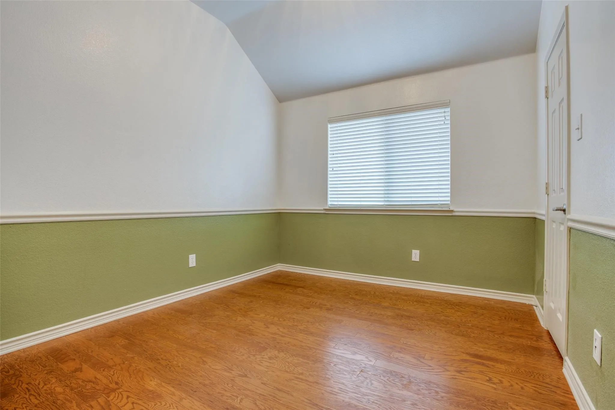 Single Family Residence For Rent in Collin County , 1627 Summerfield Drive, Allen, Texas 75002, 4 Bedroom, 2 Bathroom, 2 Garage spaces, 2,124 Sqft, built in 2005, mls#21320336, Real Estate Agent in Allen, Homes For Rent in Collin county, Homes For Rent in Allen, Realtor in Allen Texas, Real Estate Brokerage Independent Realty Texas, Luminita Cordes Realtor