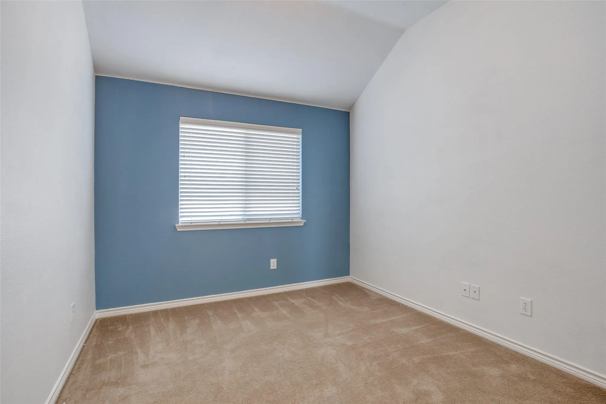 Single Family Residence For Rent in Collin County , 1627 Summerfield Drive, Allen, Texas 75002, 4 Bedroom, 2 Bathroom, 2 Garage spaces, 2,124 Sqft, built in 2005, mls#21320336, Real Estate Agent in Allen, Homes For Rent in Collin county, Homes For Rent in Allen, Realtor in Allen Texas, Real Estate Brokerage Independent Realty Texas, Luminita Cordes Realtor