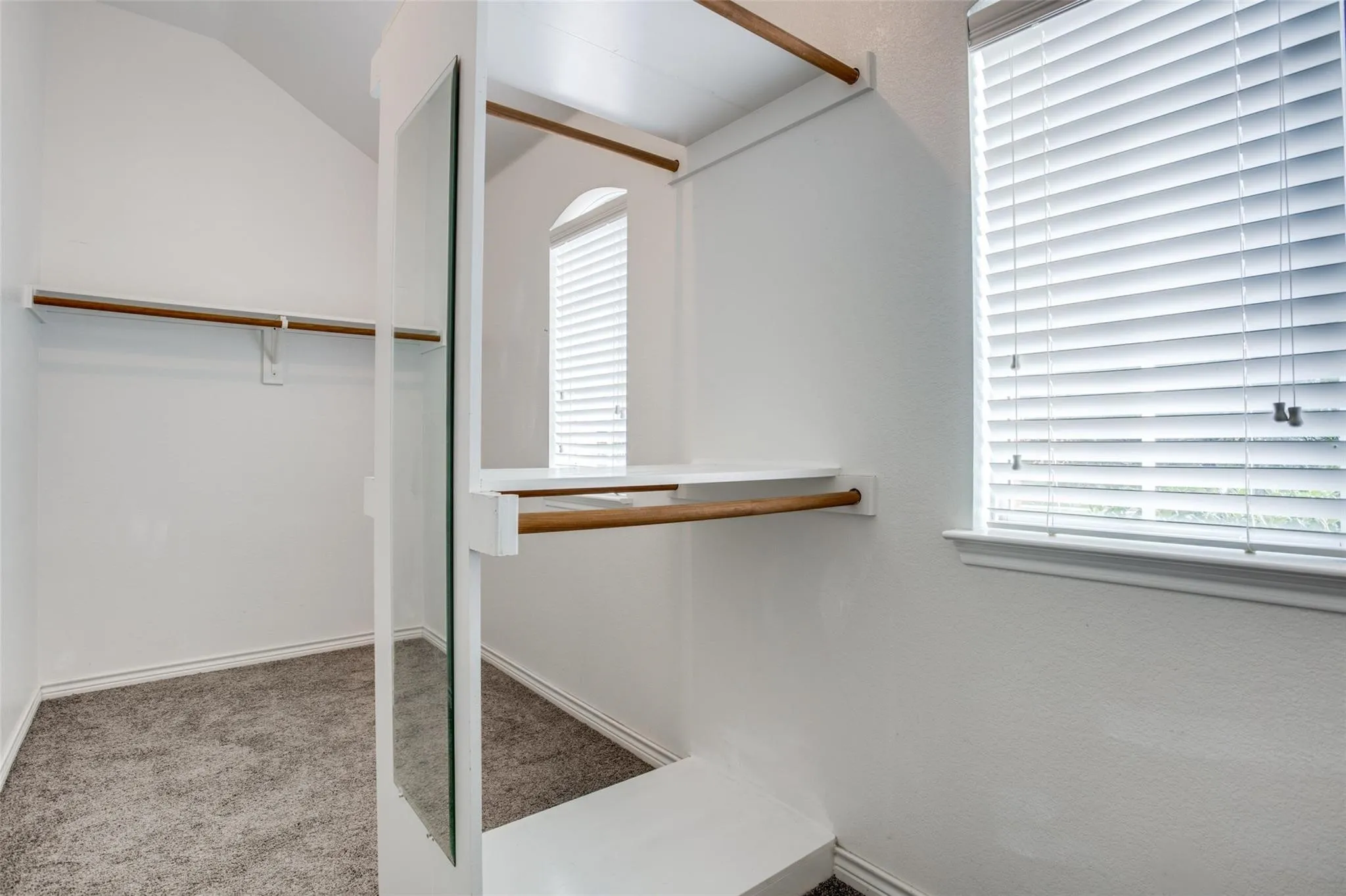 Single Family Residence For Rent in Collin County , 1627 Summerfield Drive, Allen, Texas 75002, 4 Bedroom, 2 Bathroom, 2 Garage spaces, 2,124 Sqft, built in 2005, mls#21320336, Real Estate Agent in Allen, Homes For Rent in Collin county, Homes For Rent in Allen, Realtor in Allen Texas, Real Estate Brokerage Independent Realty Texas, Luminita Cordes Realtor
