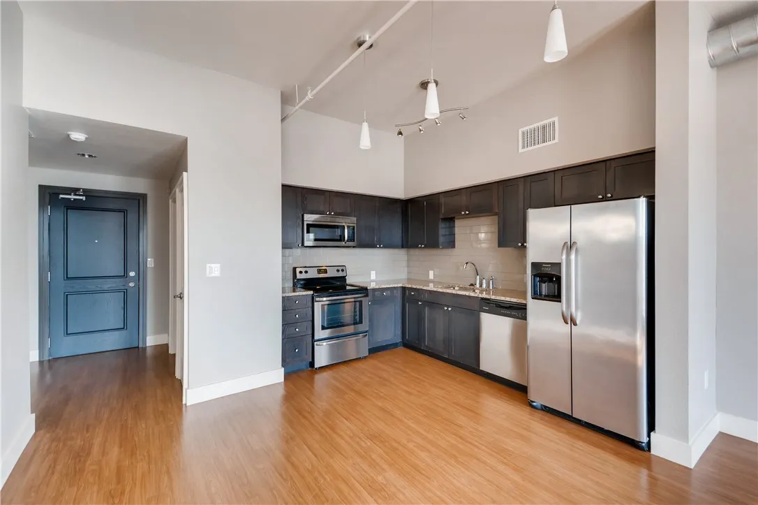 Apartment For Rent in Tarrant County , 928 Travis Avenue 307, Fort Worth, Texas 76104, 1 Bedroom, 1 Bathroom, Garage spaces, 741 Sqft, built in 2016, mls#21320349, Real Estate Agent in Fort Worth, Homes For Rent in Tarrant county, Homes For Rent in Fort Worth, Realtor in Fort Worth Texas, Real Estate Brokerage Independent Realty Texas, Luminita Cordes Realtor