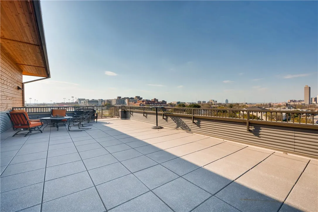 Apartment For Rent in Tarrant County , 928 Travis Avenue 307, Fort Worth, Texas 76104, 1 Bedroom, 1 Bathroom, Garage spaces, 741 Sqft, built in 2016, mls#21320349, Real Estate Agent in Fort Worth, Homes For Rent in Tarrant county, Homes For Rent in Fort Worth, Realtor in Fort Worth Texas, Real Estate Brokerage Independent Realty Texas, Luminita Cordes Realtor