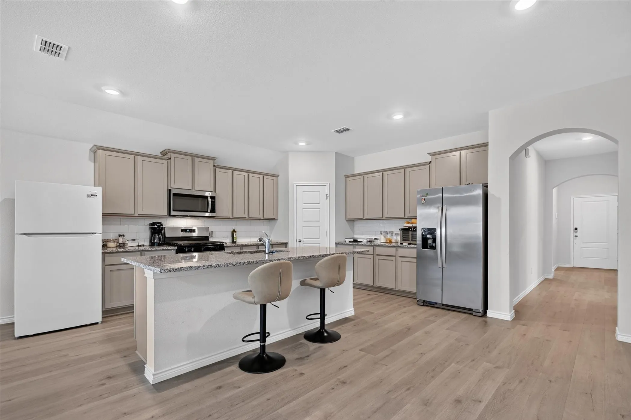 Single Family Residence For Rent in Denton County , 10121 High Grade Drive, Aubrey, Texas 76227, 4 Bedroom, 2 Bathroom, 2 Garage spaces, 2,036 Sqft, built in 2024, mls#21315396, Real Estate Agent in Aubrey, Homes For Rent in Denton county, Homes For Rent in Aubrey, Realtor in Aubrey Texas, Real Estate Brokerage Independent Realty Texas, Luminita Cordes Realtor