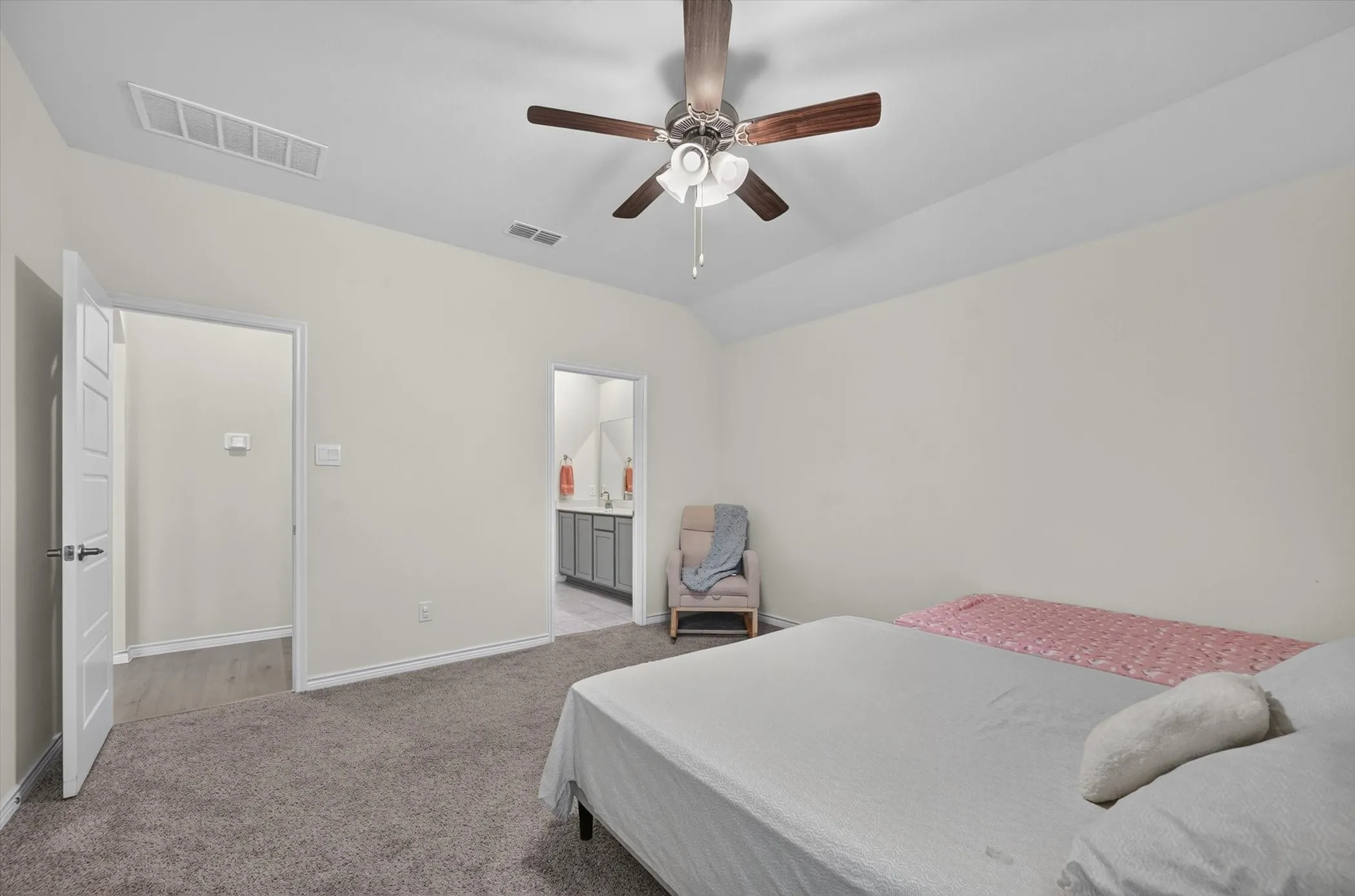 Single Family Residence For Rent in Denton County , 10121 High Grade Drive, Aubrey, Texas 76227, 4 Bedroom, 2 Bathroom, 2 Garage spaces, 2,036 Sqft, built in 2024, mls#21315396, Real Estate Agent in Aubrey, Homes For Rent in Denton county, Homes For Rent in Aubrey, Realtor in Aubrey Texas, Real Estate Brokerage Independent Realty Texas, Luminita Cordes Realtor