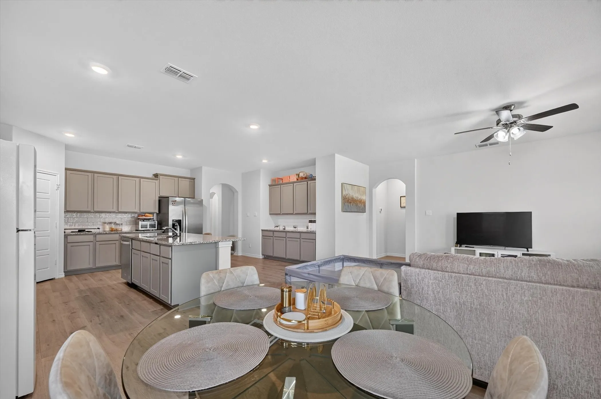 Single Family Residence For Rent in Denton County , 10121 High Grade Drive, Aubrey, Texas 76227, 4 Bedroom, 2 Bathroom, 2 Garage spaces, 2,036 Sqft, built in 2024, mls#21315396, Real Estate Agent in Aubrey, Homes For Rent in Denton county, Homes For Rent in Aubrey, Realtor in Aubrey Texas, Real Estate Brokerage Independent Realty Texas, Luminita Cordes Realtor
