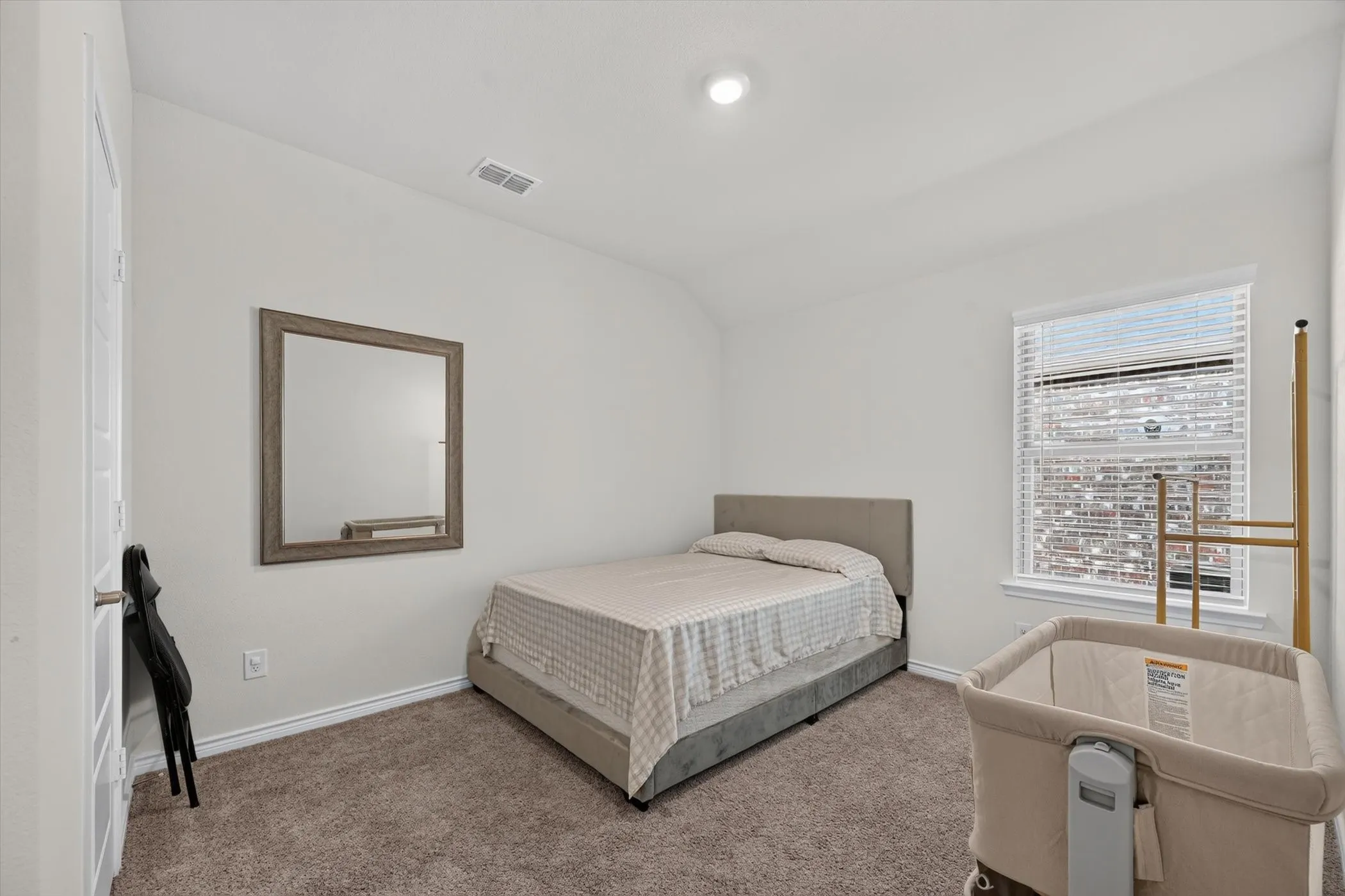 Single Family Residence For Rent in Denton County , 10121 High Grade Drive, Aubrey, Texas 76227, 4 Bedroom, 2 Bathroom, 2 Garage spaces, 2,036 Sqft, built in 2024, mls#21315396, Real Estate Agent in Aubrey, Homes For Rent in Denton county, Homes For Rent in Aubrey, Realtor in Aubrey Texas, Real Estate Brokerage Independent Realty Texas, Luminita Cordes Realtor