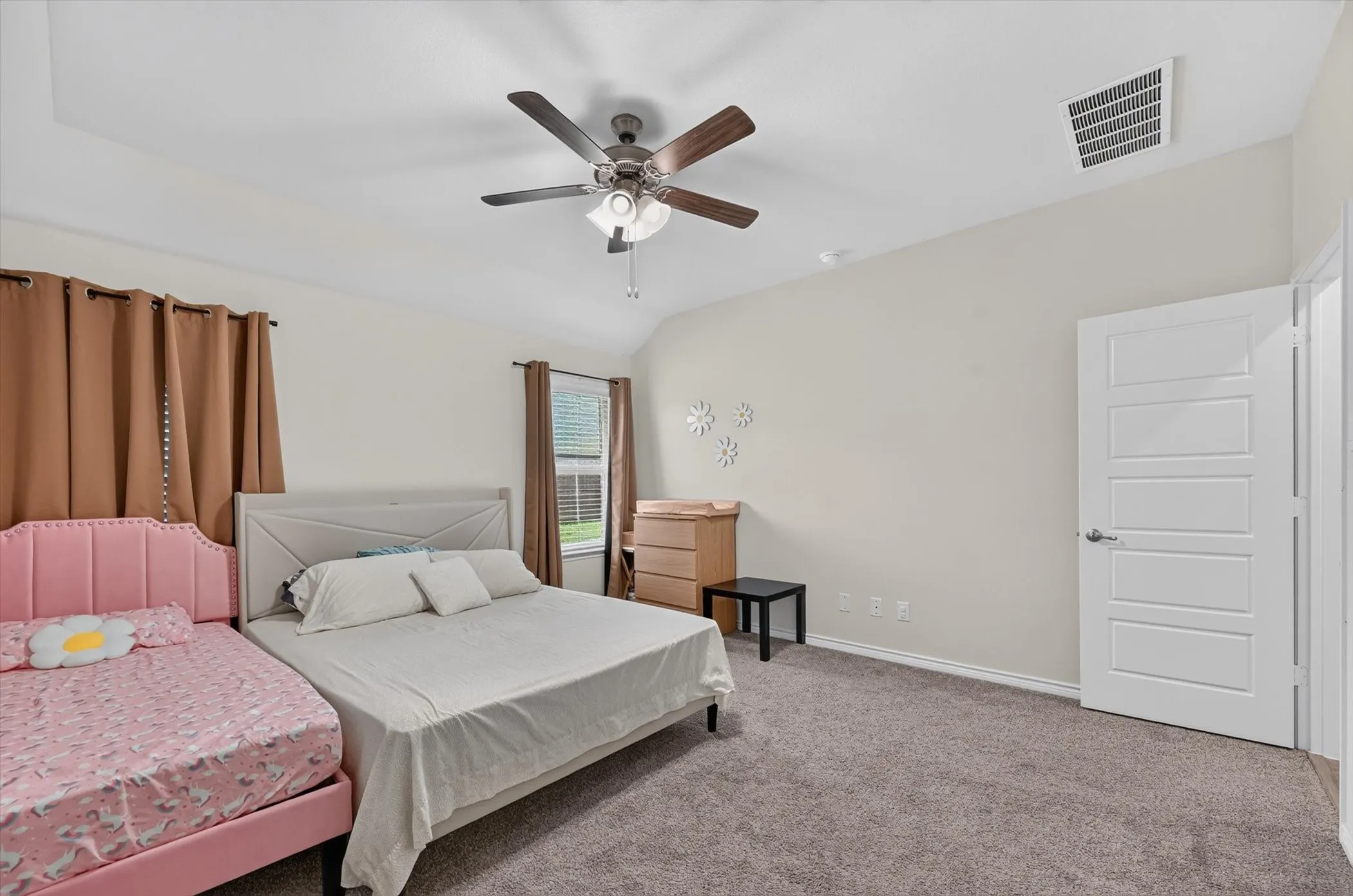 Single Family Residence For Rent in Denton County , 10121 High Grade Drive, Aubrey, Texas 76227, 4 Bedroom, 2 Bathroom, 2 Garage spaces, 2,036 Sqft, built in 2024, mls#21315396, Real Estate Agent in Aubrey, Homes For Rent in Denton county, Homes For Rent in Aubrey, Realtor in Aubrey Texas, Real Estate Brokerage Independent Realty Texas, Luminita Cordes Realtor