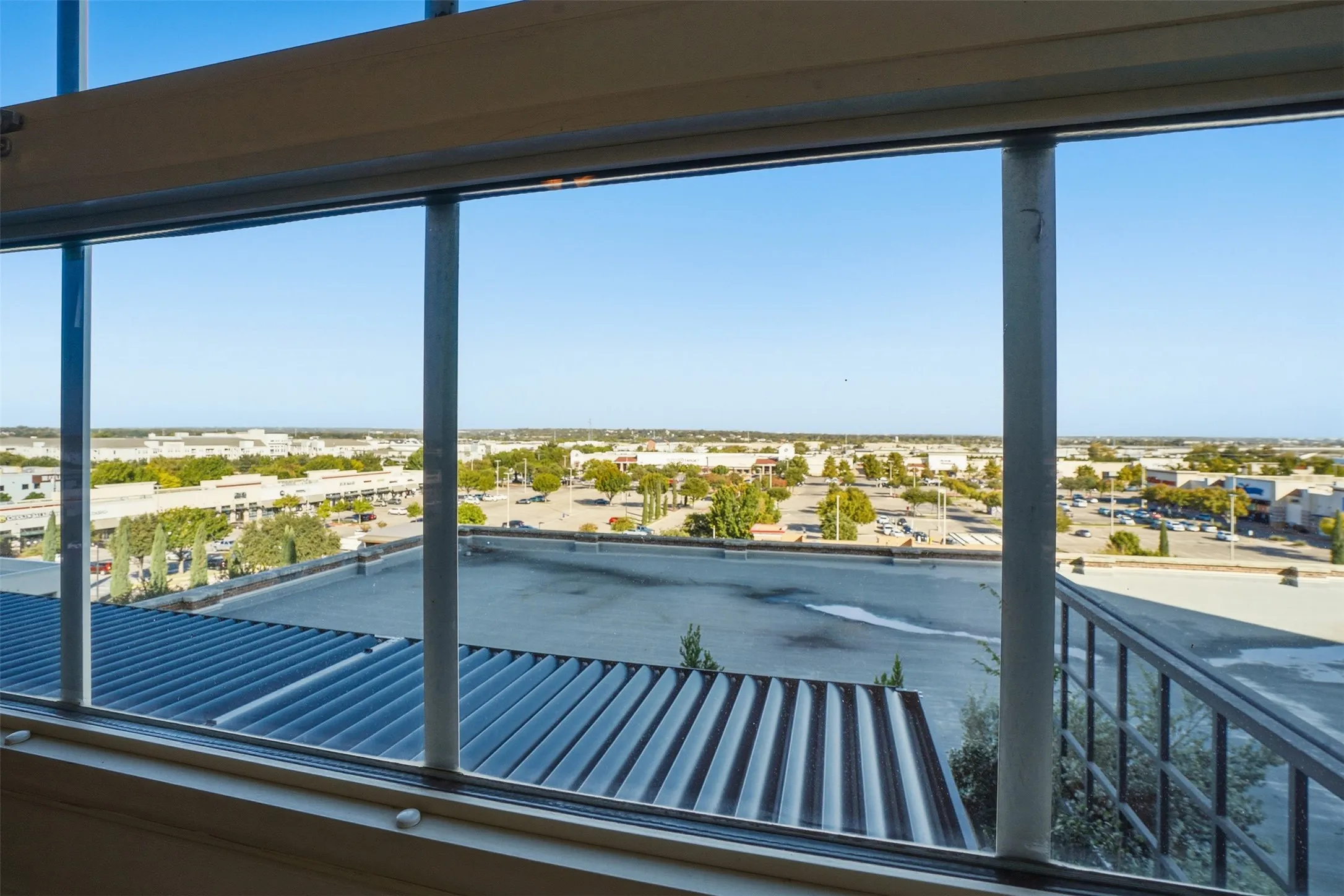 Condominium For Sale in Tarrant County , 2600 W 7th Street 2508, Fort Worth, Texas 76107, 2 Bedroom, 3 Bathroom, 2 Garage spaces, 1,654 Sqft, built in 1928, mls#21320351, Real Estate Agent in Fort Worth, Homes For Sale in Tarrant county, Homes For Sale in Fort Worth, Realtor in Fort Worth Texas, Real Estate Brokerage Independent Realty Texas, Luminita Cordes Realtor