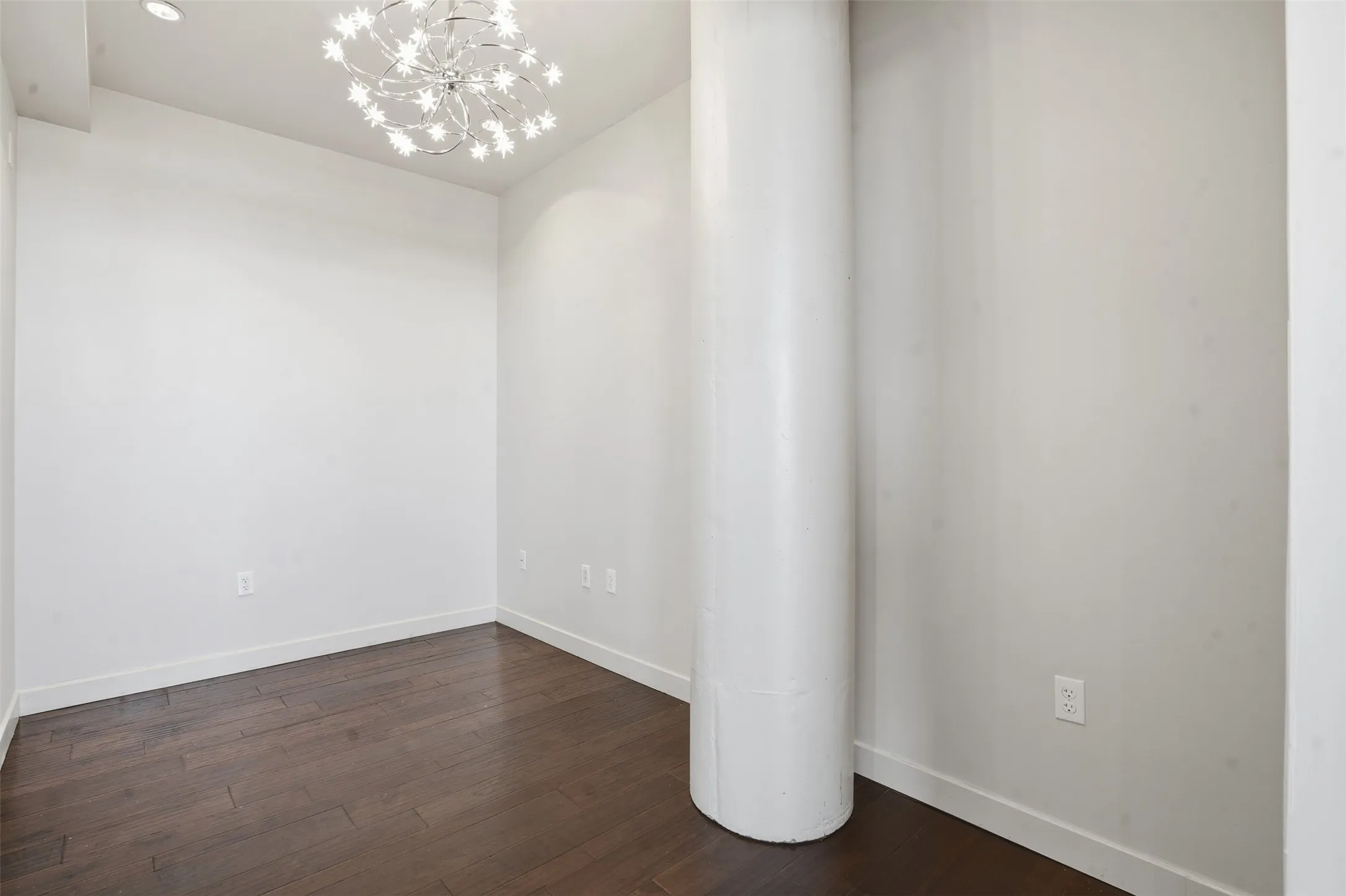 Condominium For Sale in Tarrant County , 2600 W 7th Street 2508, Fort Worth, Texas 76107, 2 Bedroom, 3 Bathroom, 2 Garage spaces, 1,654 Sqft, built in 1928, mls#21320351, Real Estate Agent in Fort Worth, Homes For Sale in Tarrant county, Homes For Sale in Fort Worth, Realtor in Fort Worth Texas, Real Estate Brokerage Independent Realty Texas, Luminita Cordes Realtor