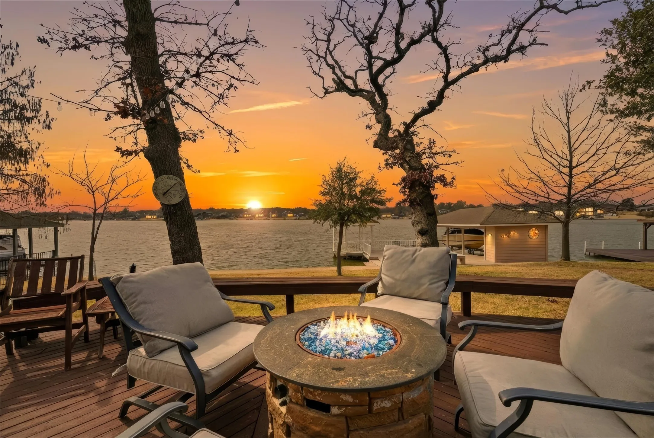 Single Family Residence For Sale in Cooke County , 143 Blackfoot Trail, Lake Kiowa, Texas 76240, 5 Bedroom, 6 Bathroom, 3 Garage spaces, 4,191 Sqft, built in 1999, mls#21320213, Real Estate Agent in Lake Kiowa, Homes For Sale in Cooke county, Homes For Sale in Lake Kiowa, Realtor in Lake Kiowa Texas, Real Estate Brokerage Independent Realty Texas, Luminita Cordes Realtor