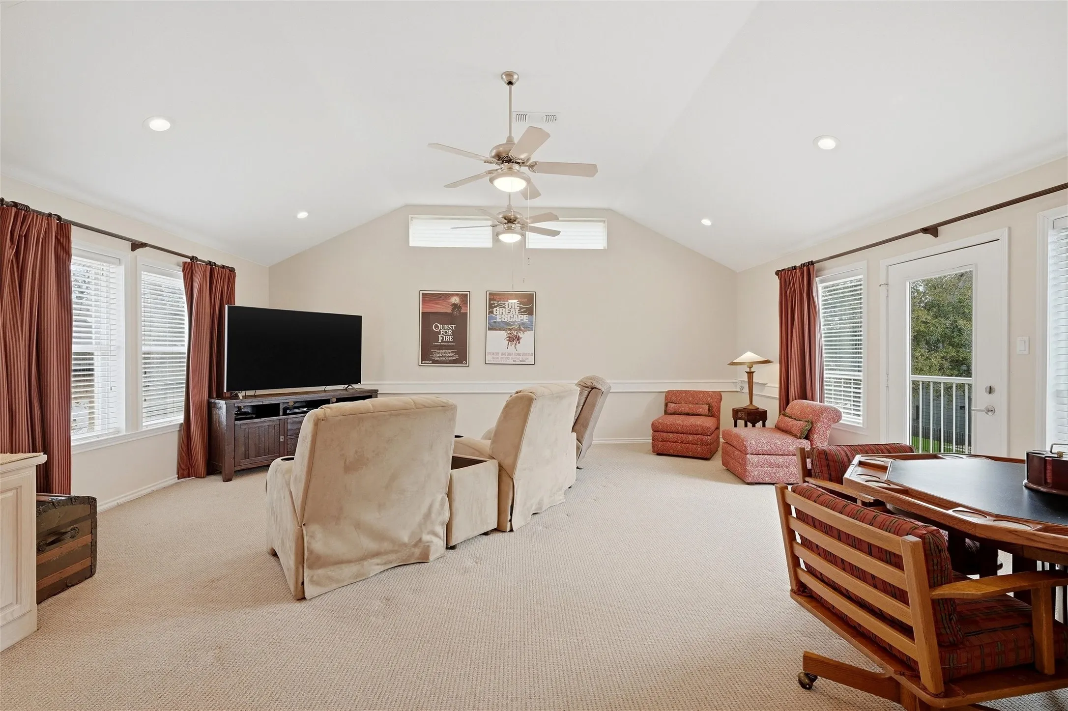 Single Family Residence For Sale in Cooke County , 143 Blackfoot Trail, Lake Kiowa, Texas 76240, 5 Bedroom, 6 Bathroom, 3 Garage spaces, 4,191 Sqft, built in 1999, mls#21320213, Real Estate Agent in Lake Kiowa, Homes For Sale in Cooke county, Homes For Sale in Lake Kiowa, Realtor in Lake Kiowa Texas, Real Estate Brokerage Independent Realty Texas, Luminita Cordes Realtor