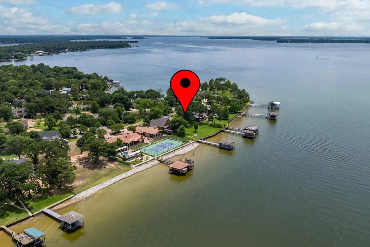 Single Family Residence For Sale in Henderson County , 172 Enchanted Drive, Enchanted Oaks, Texas 75156, 6 Bedrooms, 8 Bathrooms, 2 Garage spaces, 4,200 Sqft, built in 2013, Price $2,890,000, mls#21320365, Real Estate Agent in Enchanted Oaks, Homes For Sale in Henderson county, Homes For Sale in Enchanted Oaks, Realtor in Enchanted Oaks Texas, Real Estate Brokerage Independent Realty Texas, Luminita Cordes Realtor