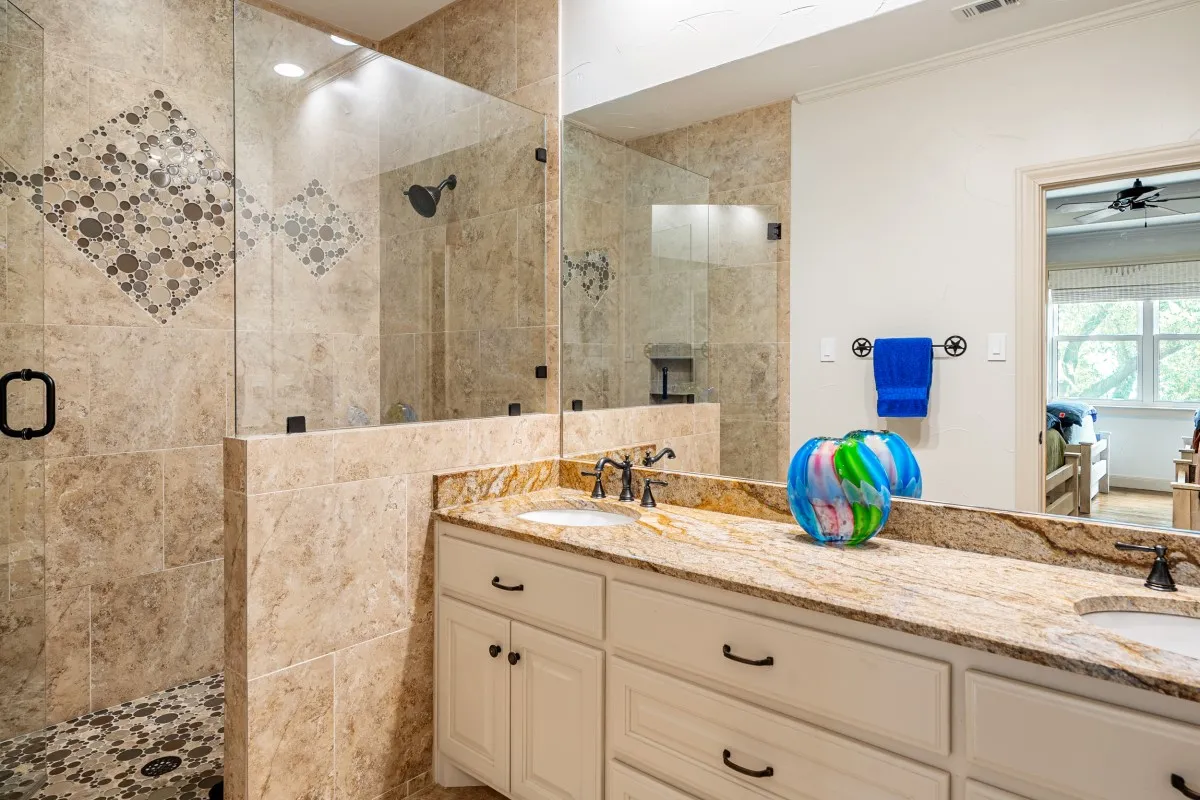 Single Family Residence For Sale in Henderson County , 172 Enchanted Drive, Enchanted Oaks, Texas 75156, 6 Bedrooms, 8 Bathrooms, 2 Garage spaces, 4,200 Sqft, built in 2013, Price $2,890,000, mls#21320365, Real Estate Agent in Enchanted Oaks, Homes For Sale in Henderson county, Homes For Sale in Enchanted Oaks, Realtor in Enchanted Oaks Texas, Real Estate Brokerage Independent Realty Texas, Luminita Cordes Realtor